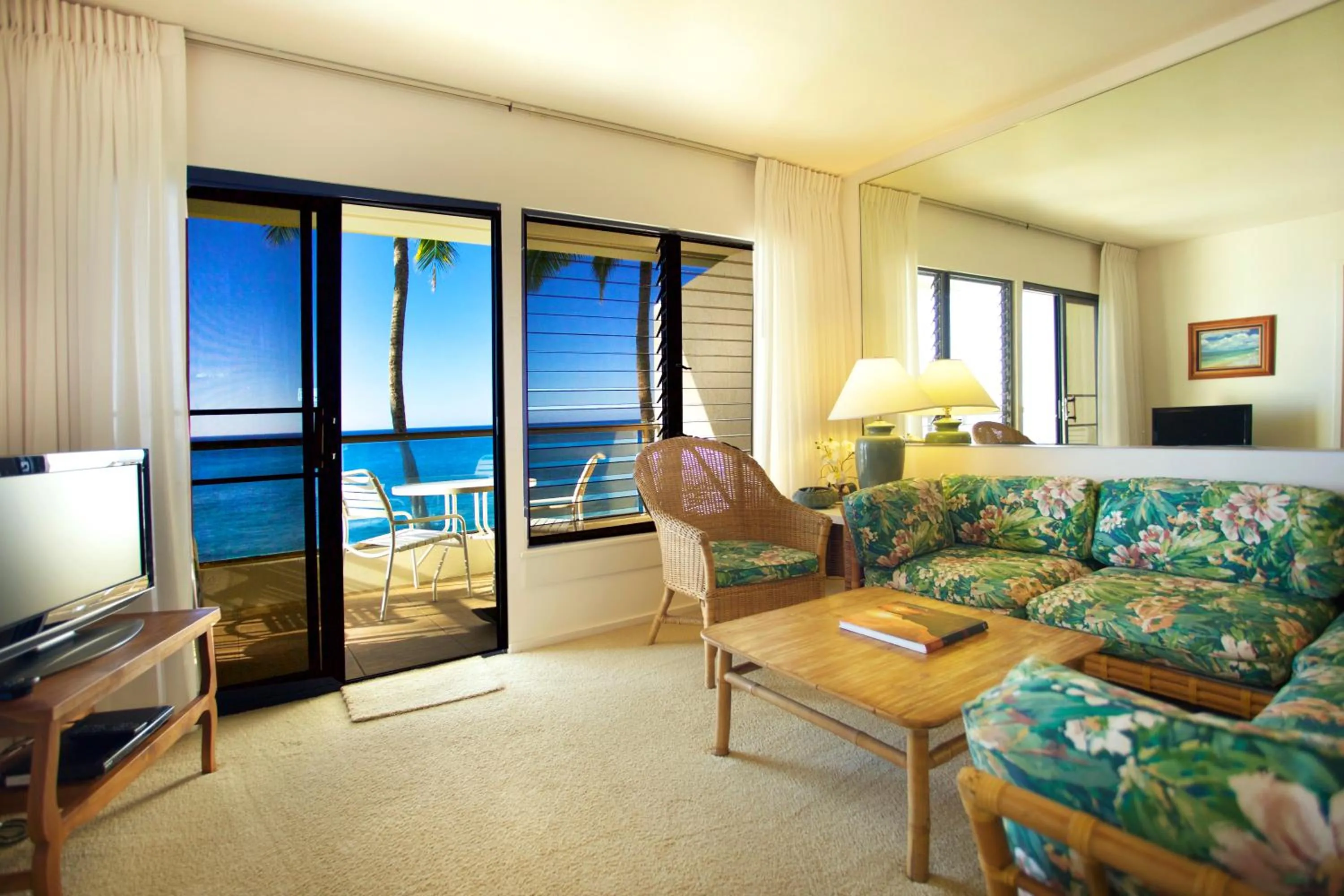 Living room in Castle Po'ipū Shores