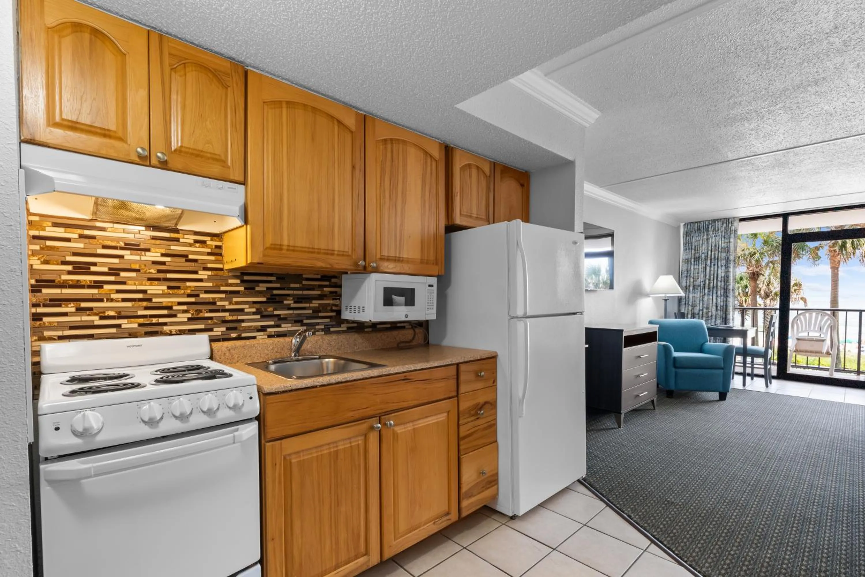 Kitchen or kitchenette in Grande Shores