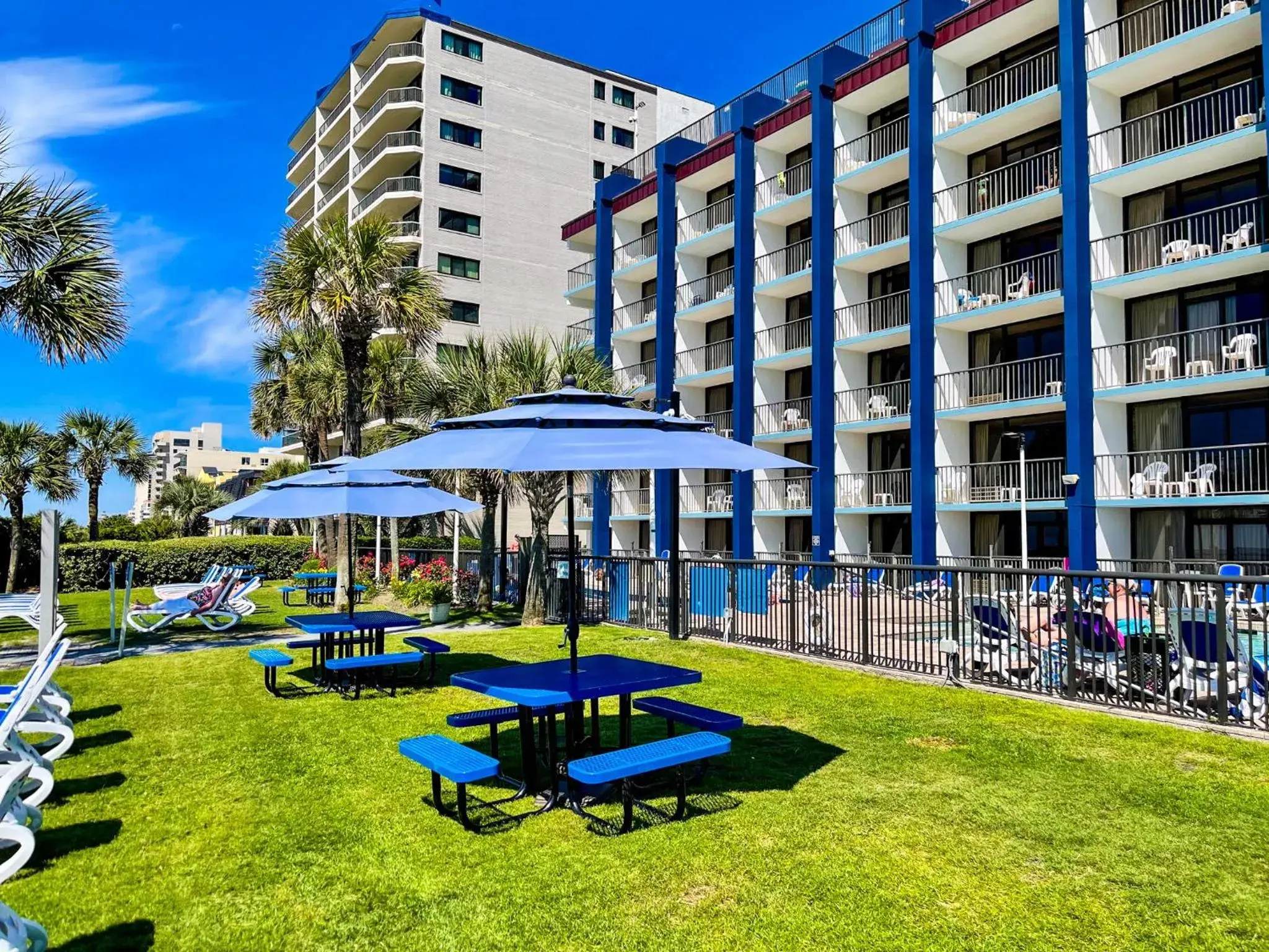 Property building in Grande Shores Property building in Grande Shores