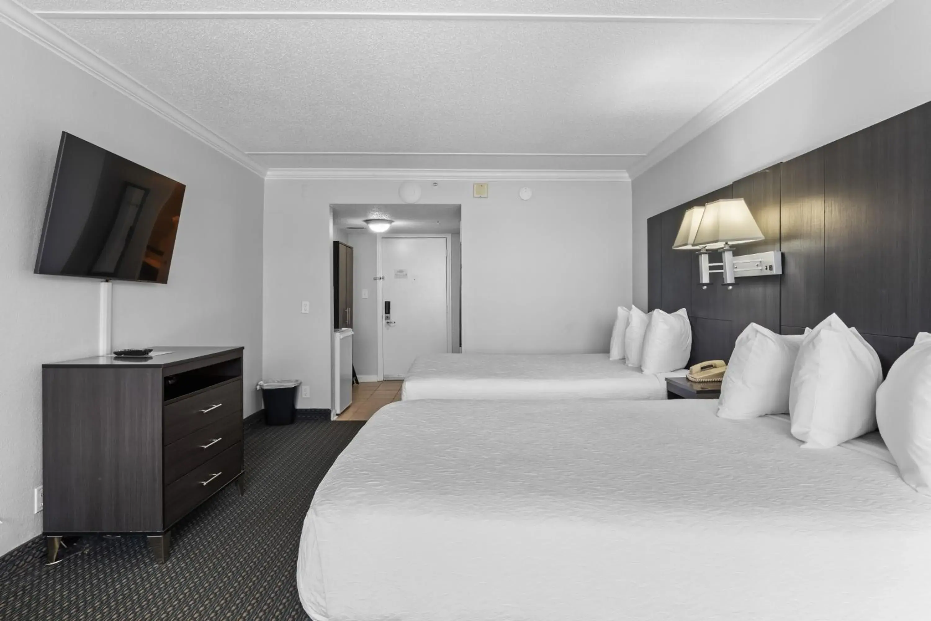 Bed in Grande Shores Bed in Grande Shores