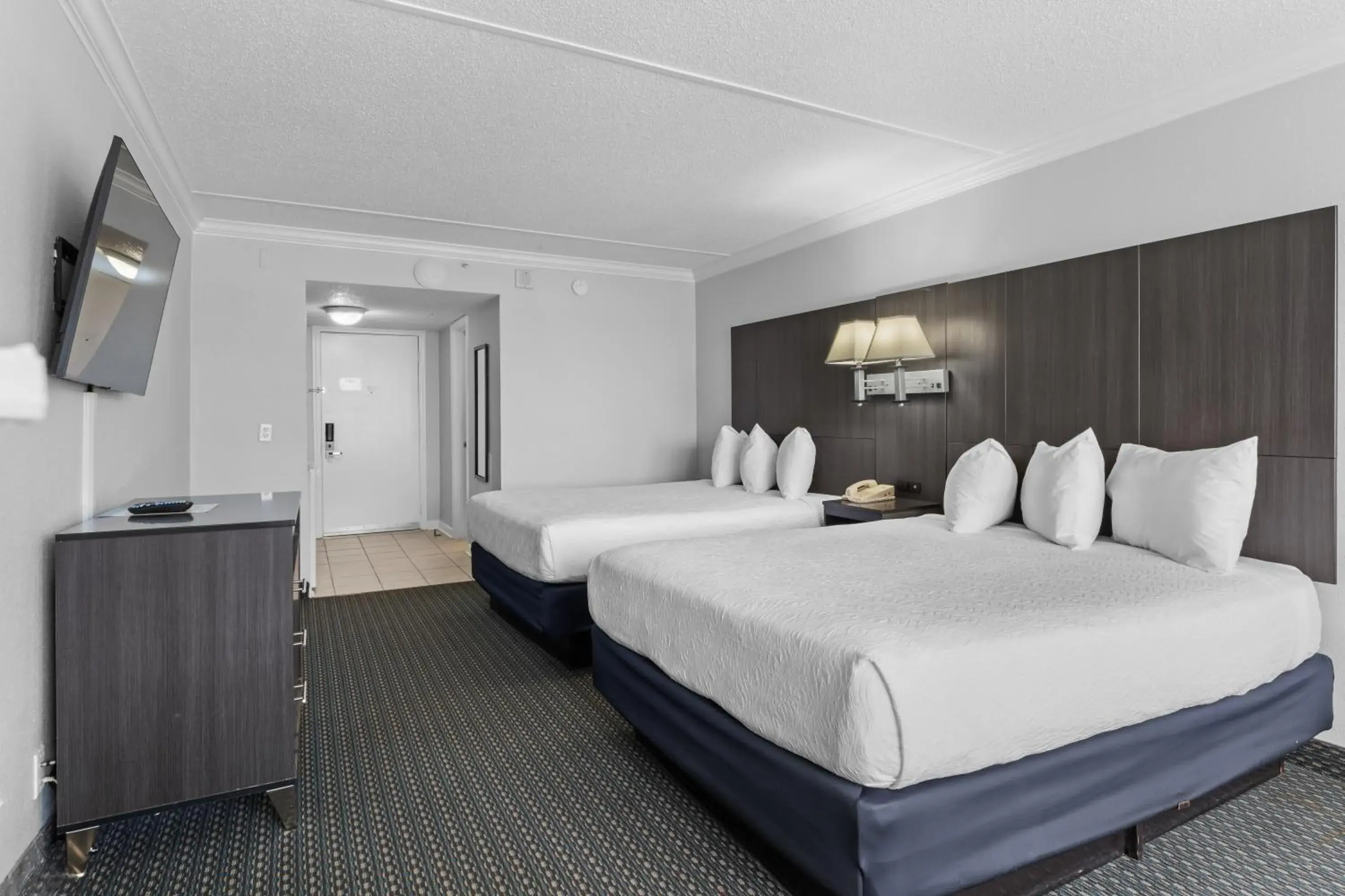 Bed in Grande Shores Bed in Grande Shores