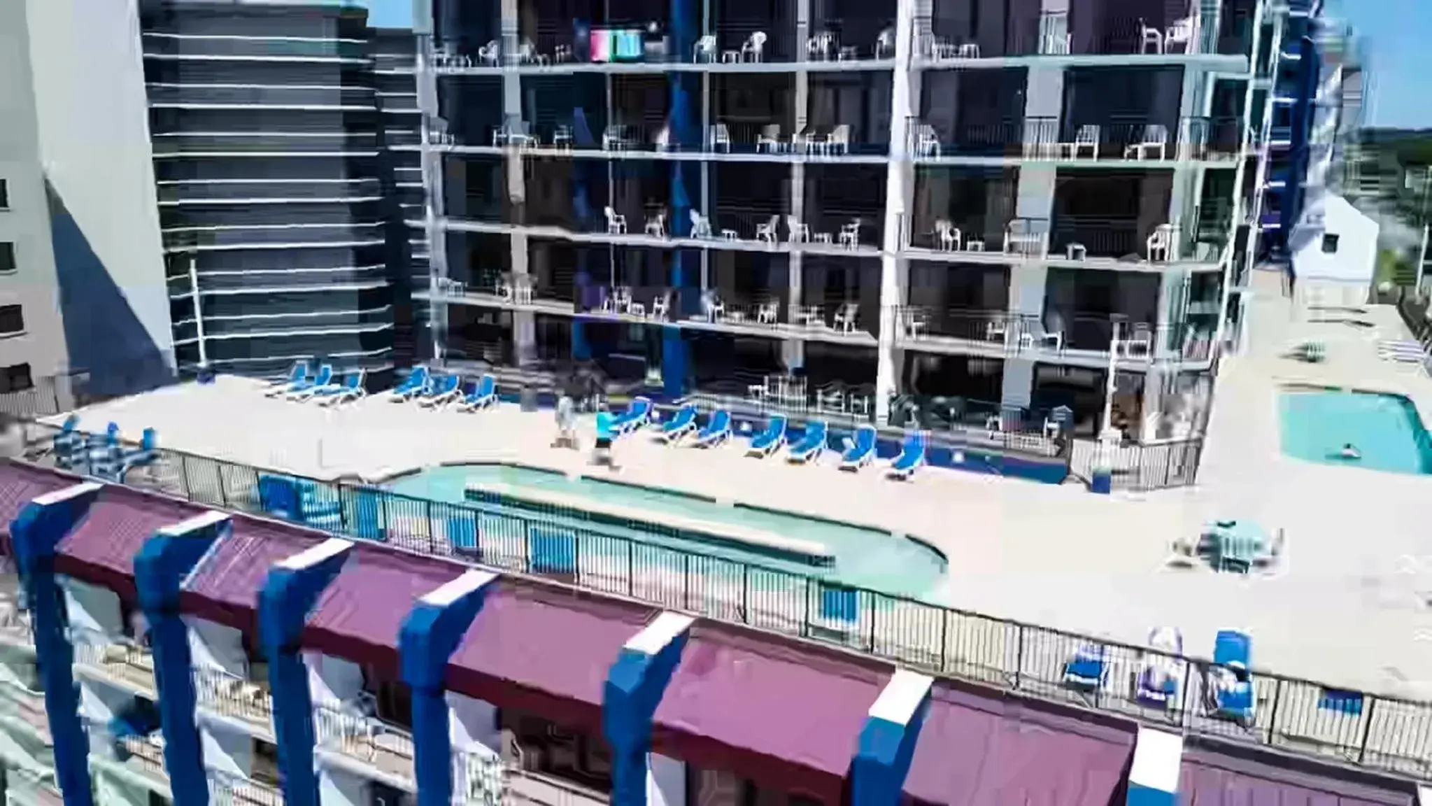 Swimming pool in Grande Shores Swimming pool in Grande Shores