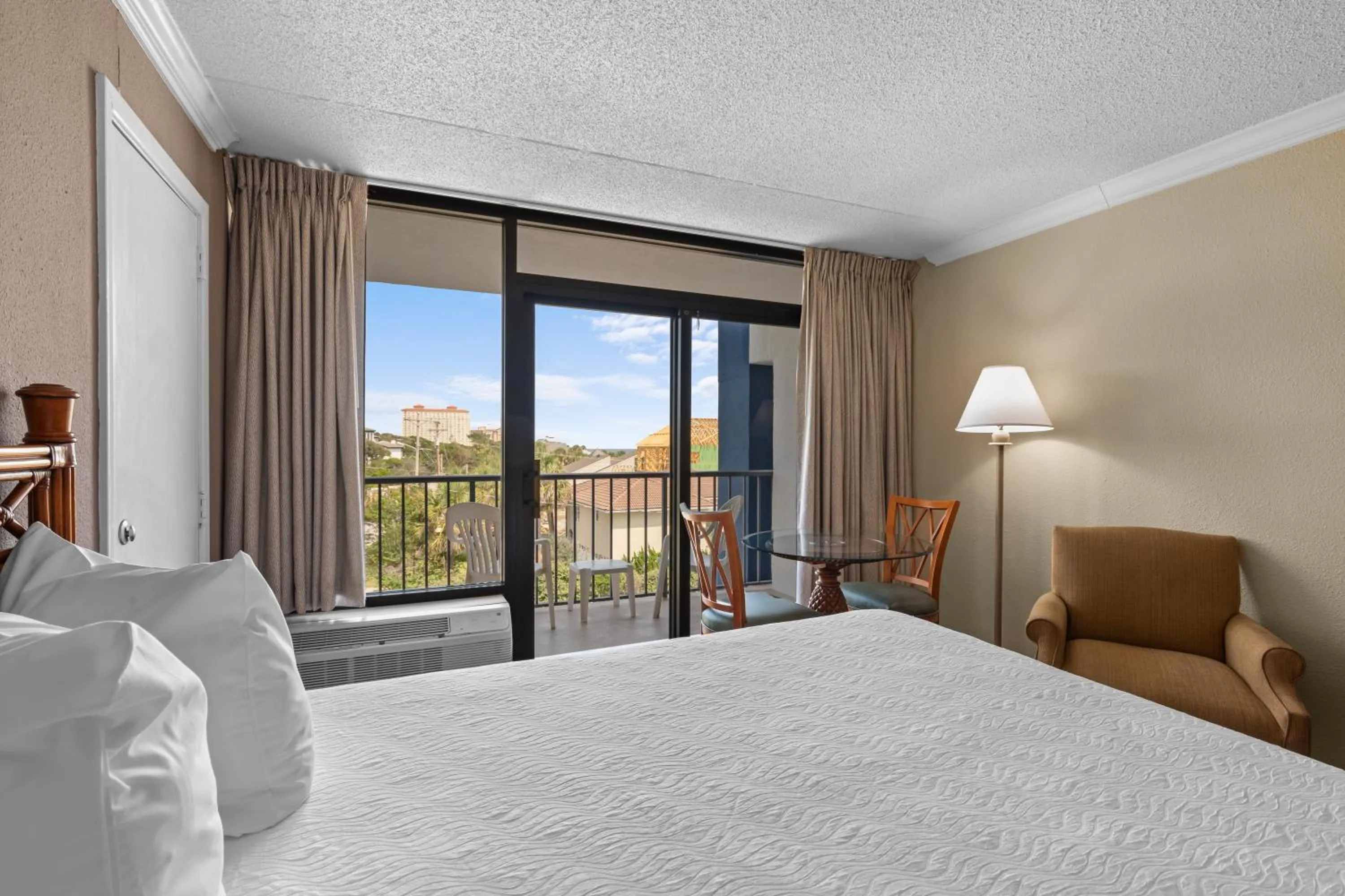 View (from property/room), Bed in Grande Shores