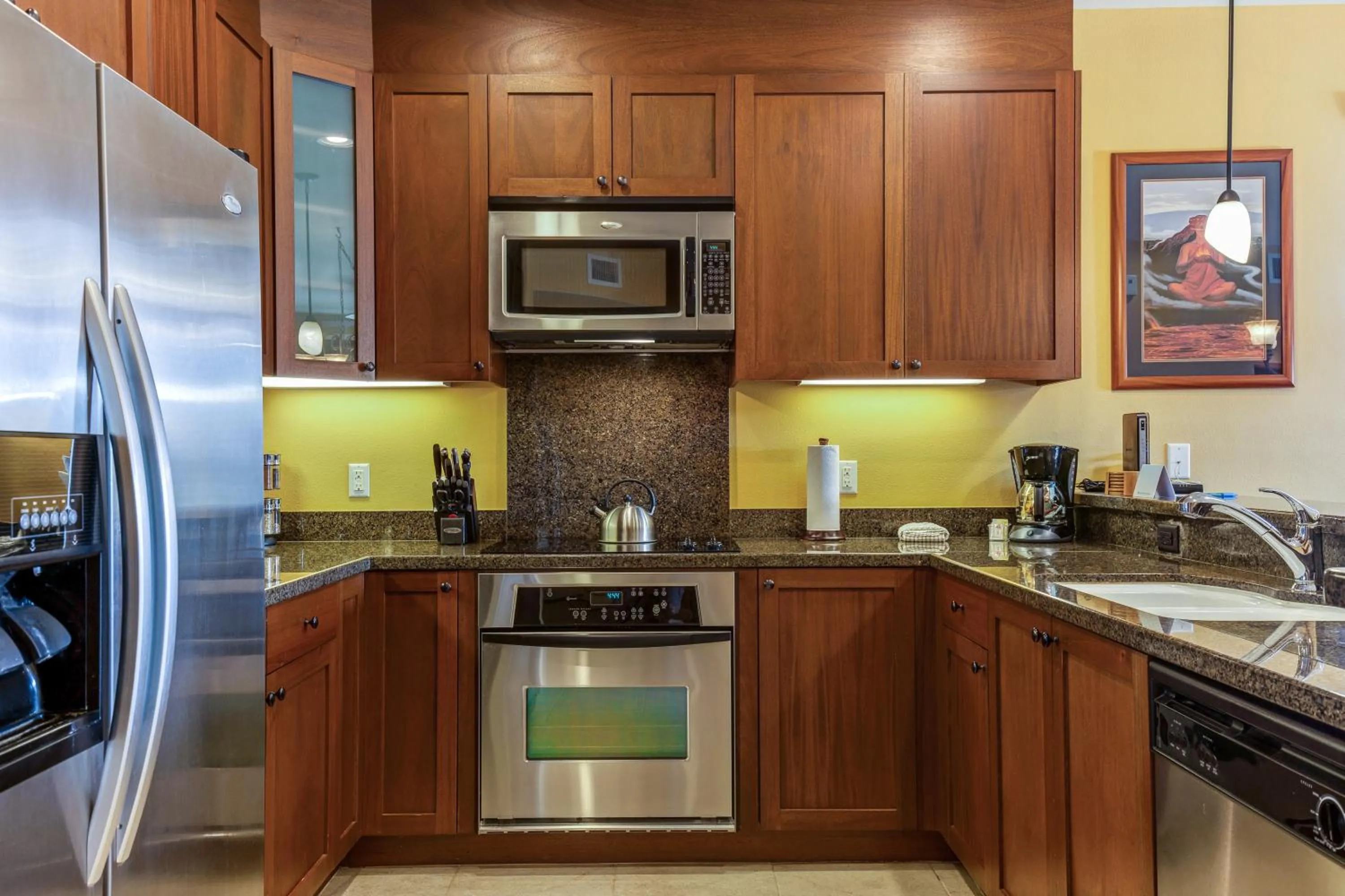 kitchen in Castle Hali'i Kai at Waikoloa