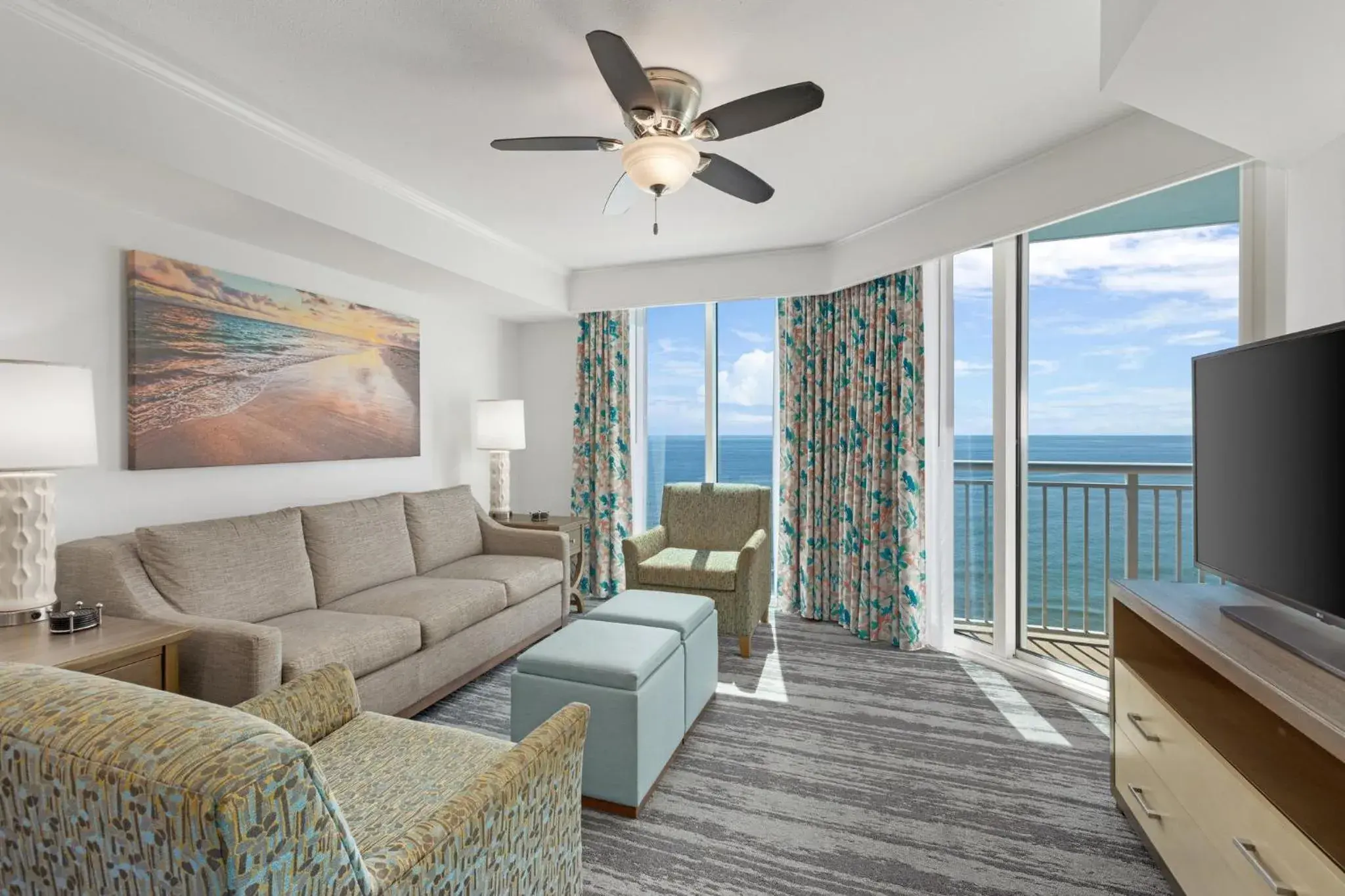 Living room in Club Wyndham Towers on the Grove Living room in Club Wyndham Towers on the Grove