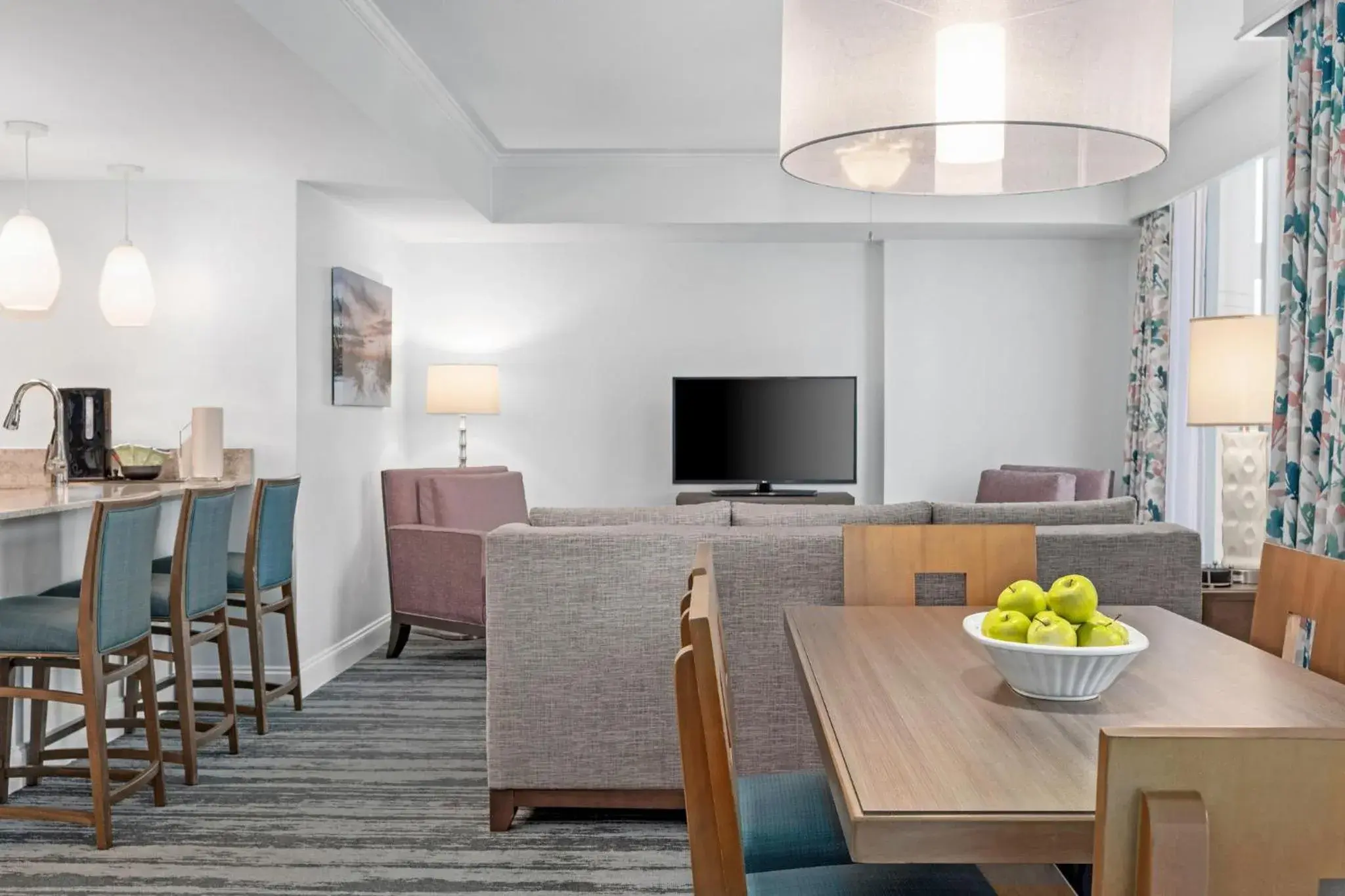 Restaurant/places to eat in Club Wyndham Towers on the Grove Restaurant/places to eat in Club Wyndham Towers on the Grove