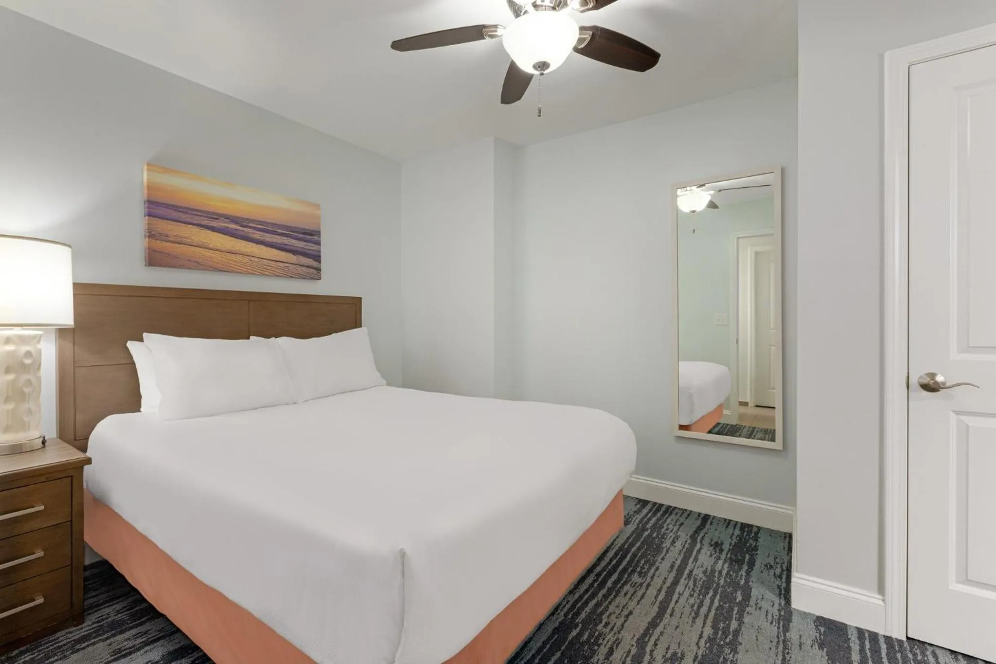 Bedroom, Bed in Club Wyndham Towers on the Grove