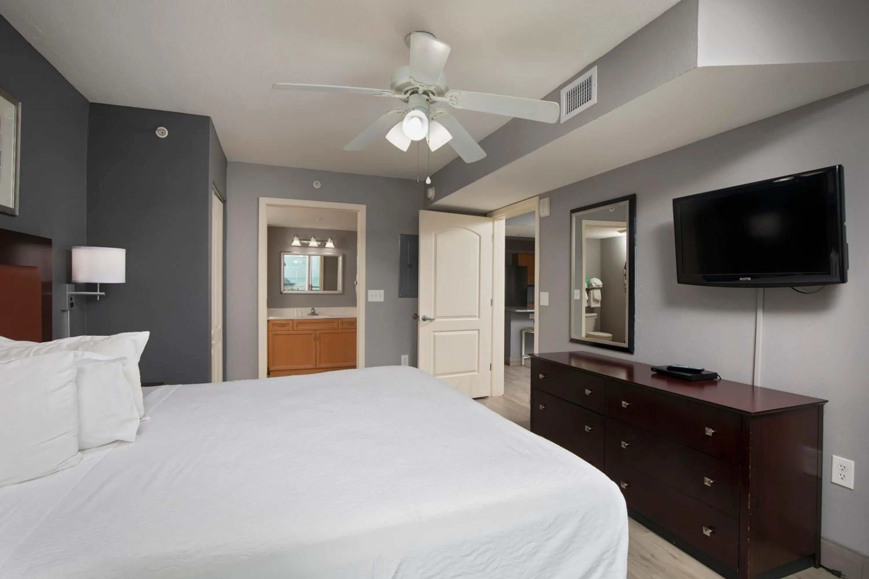 Bedroom, Bed in Prince Resort