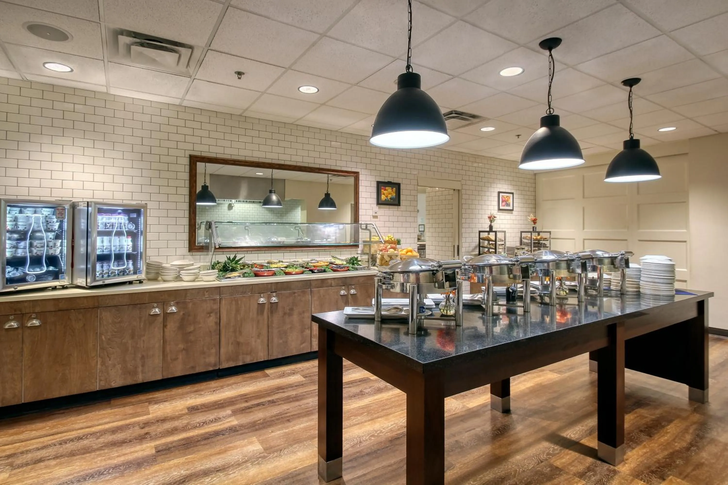 Breakfast in Holiday Inn & Suites Atlanta Airport North by IHG