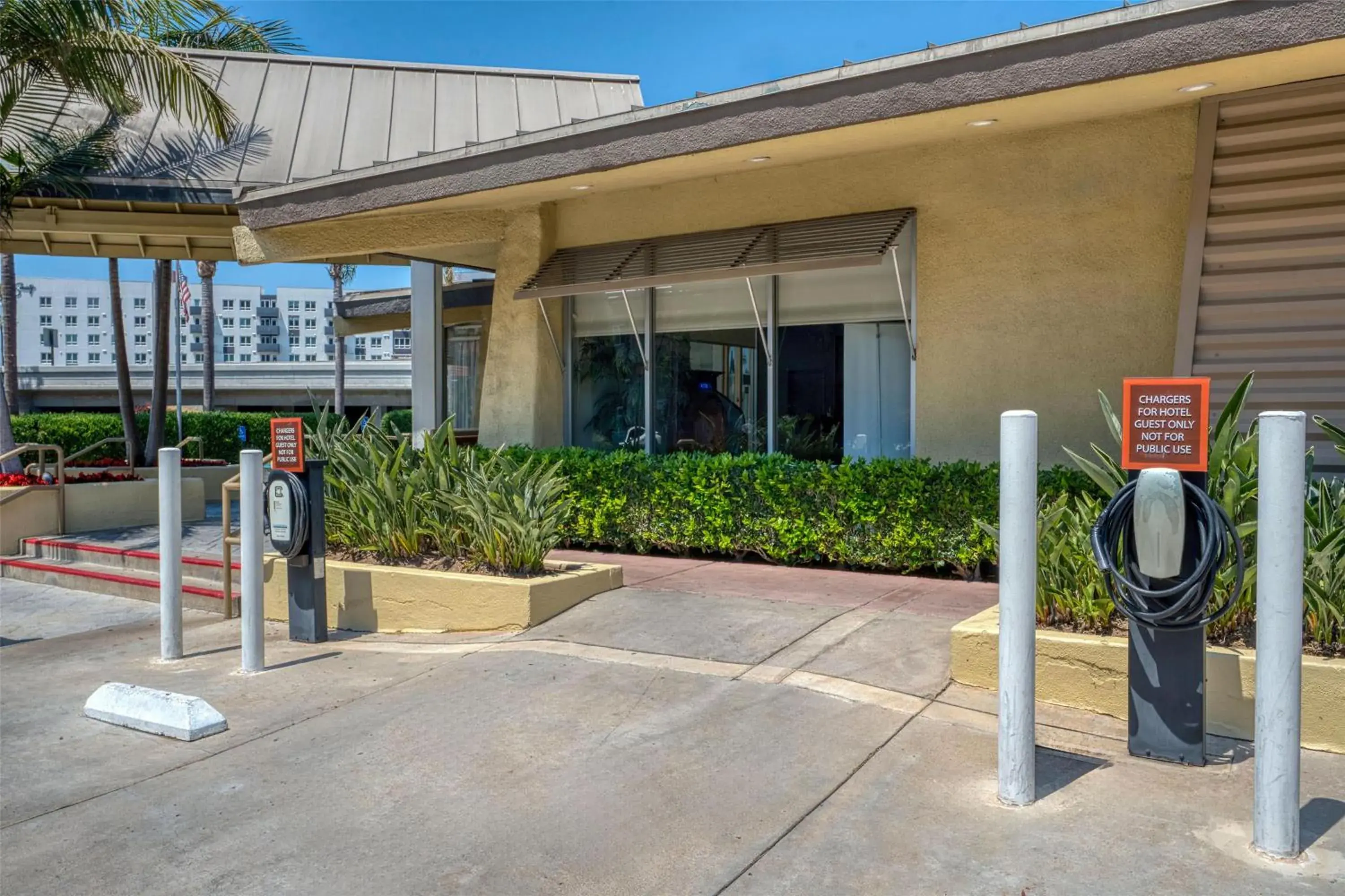 Property building in Best Western Seven Seas Property building in Best Western Seven Seas