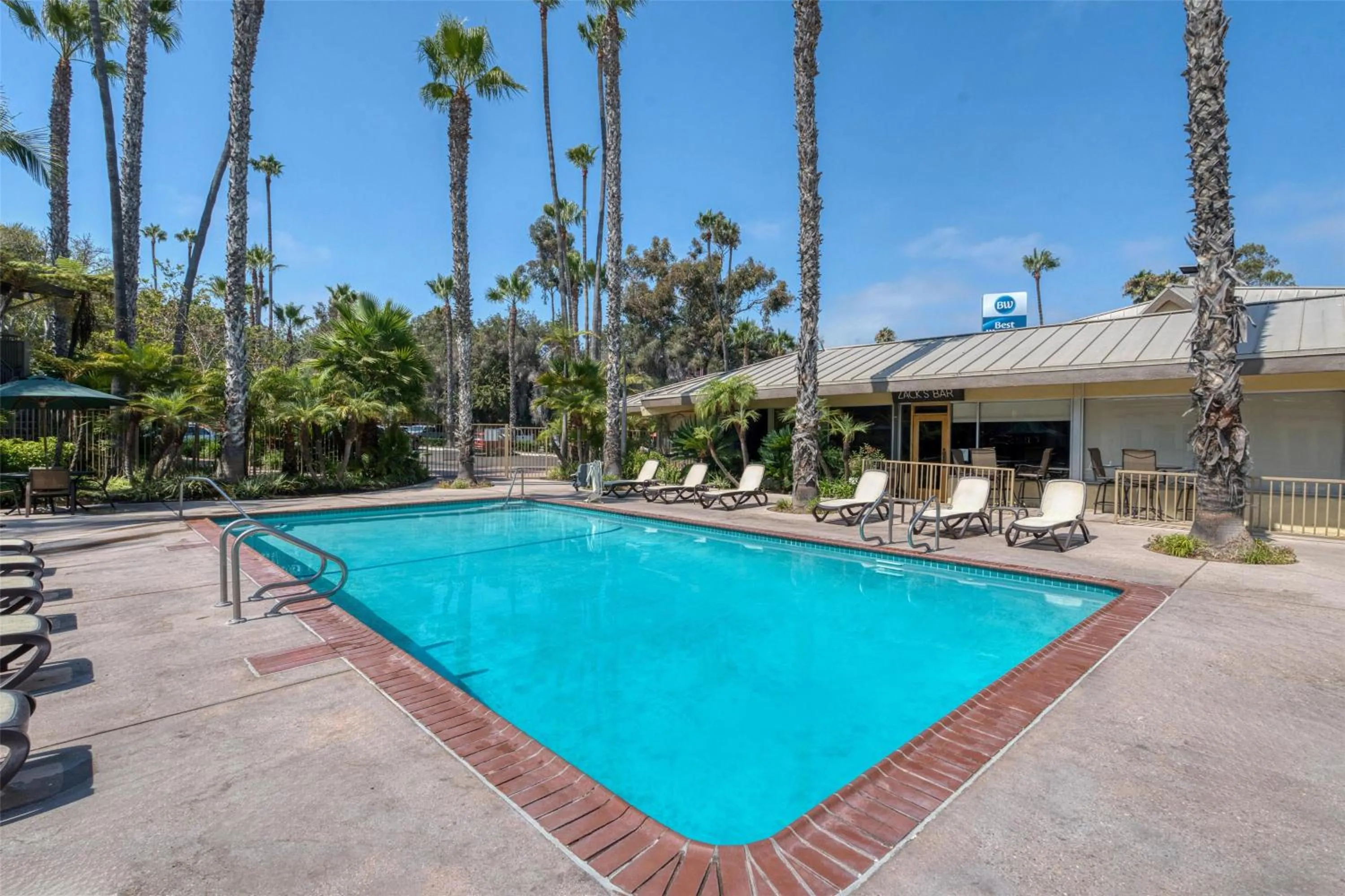 Pool view in Best Western Seven Seas