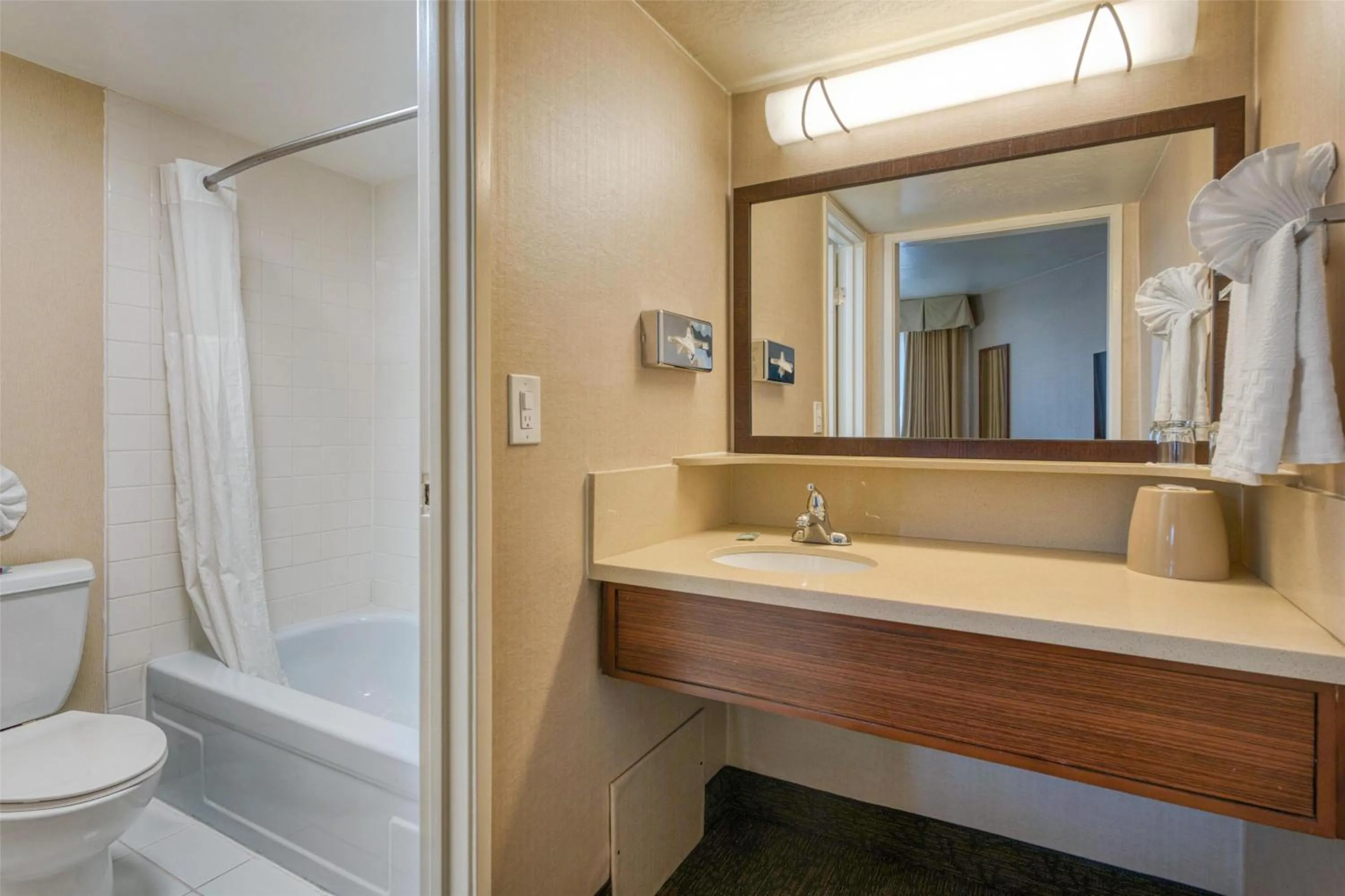 Bathroom in Best Western Seven Seas
