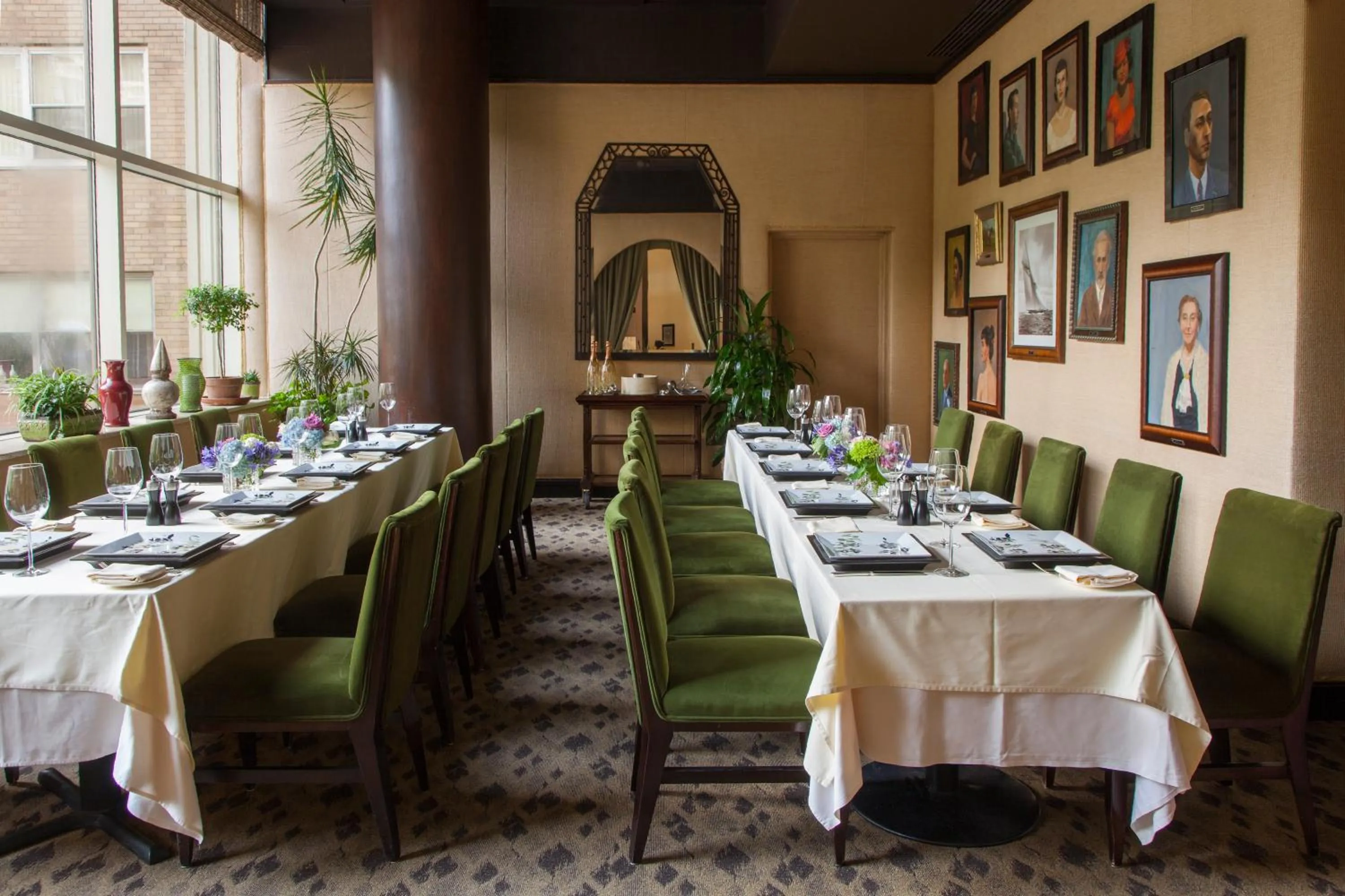 Dining area in The Rittenhouse Hotel