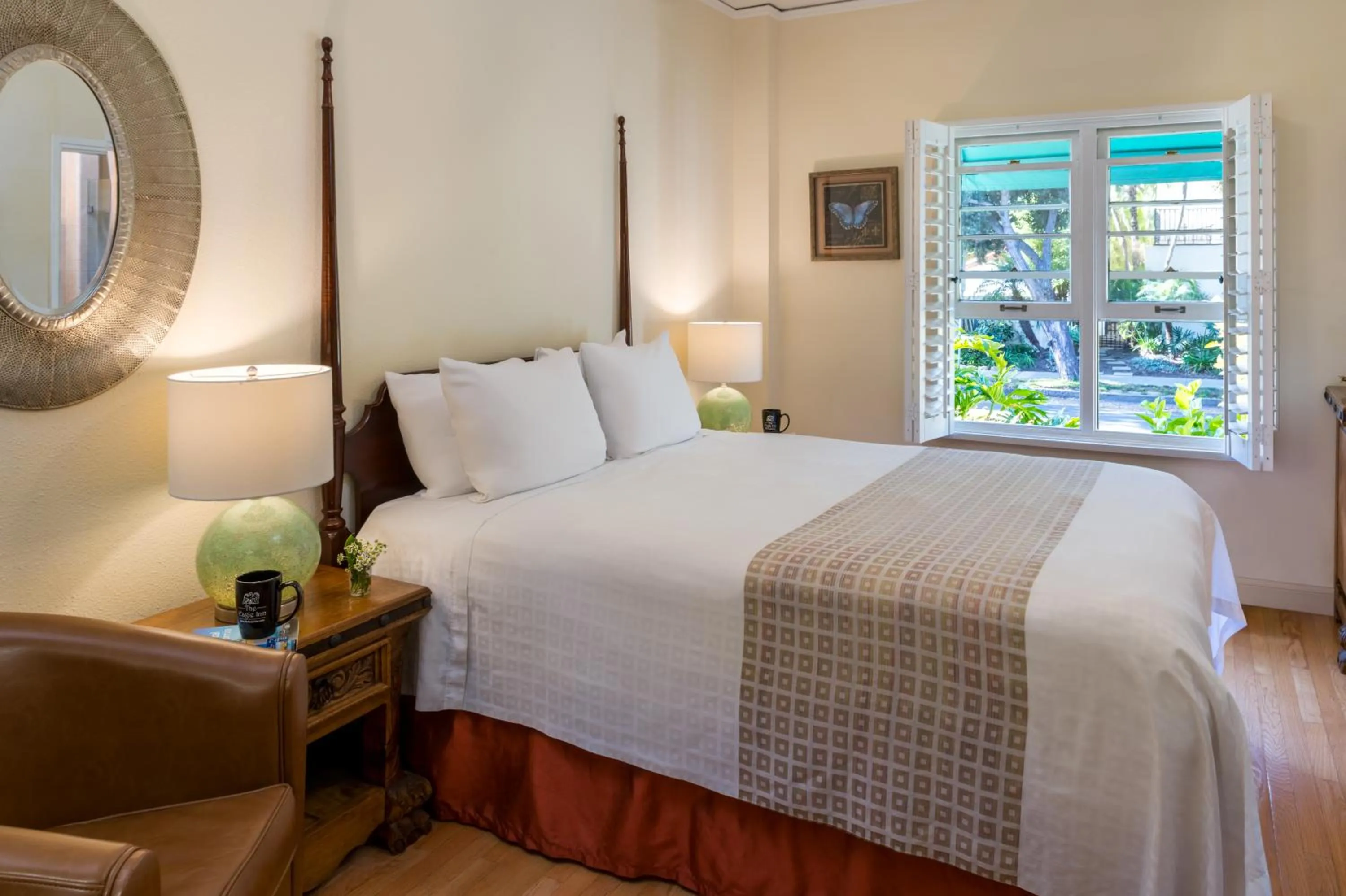 Bedroom, Bed in The Eagle Inn