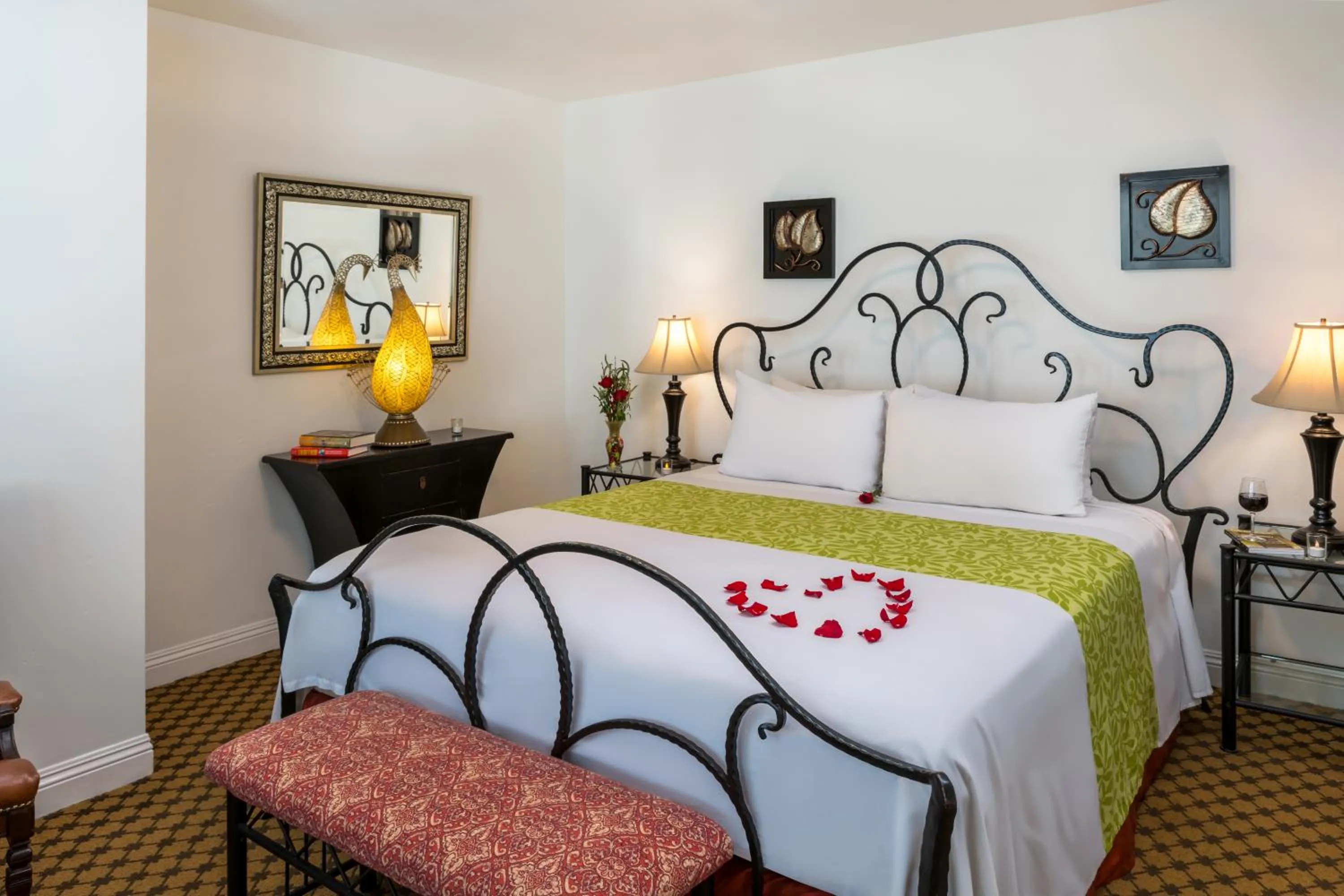 Bedroom, Bed in The Eagle Inn