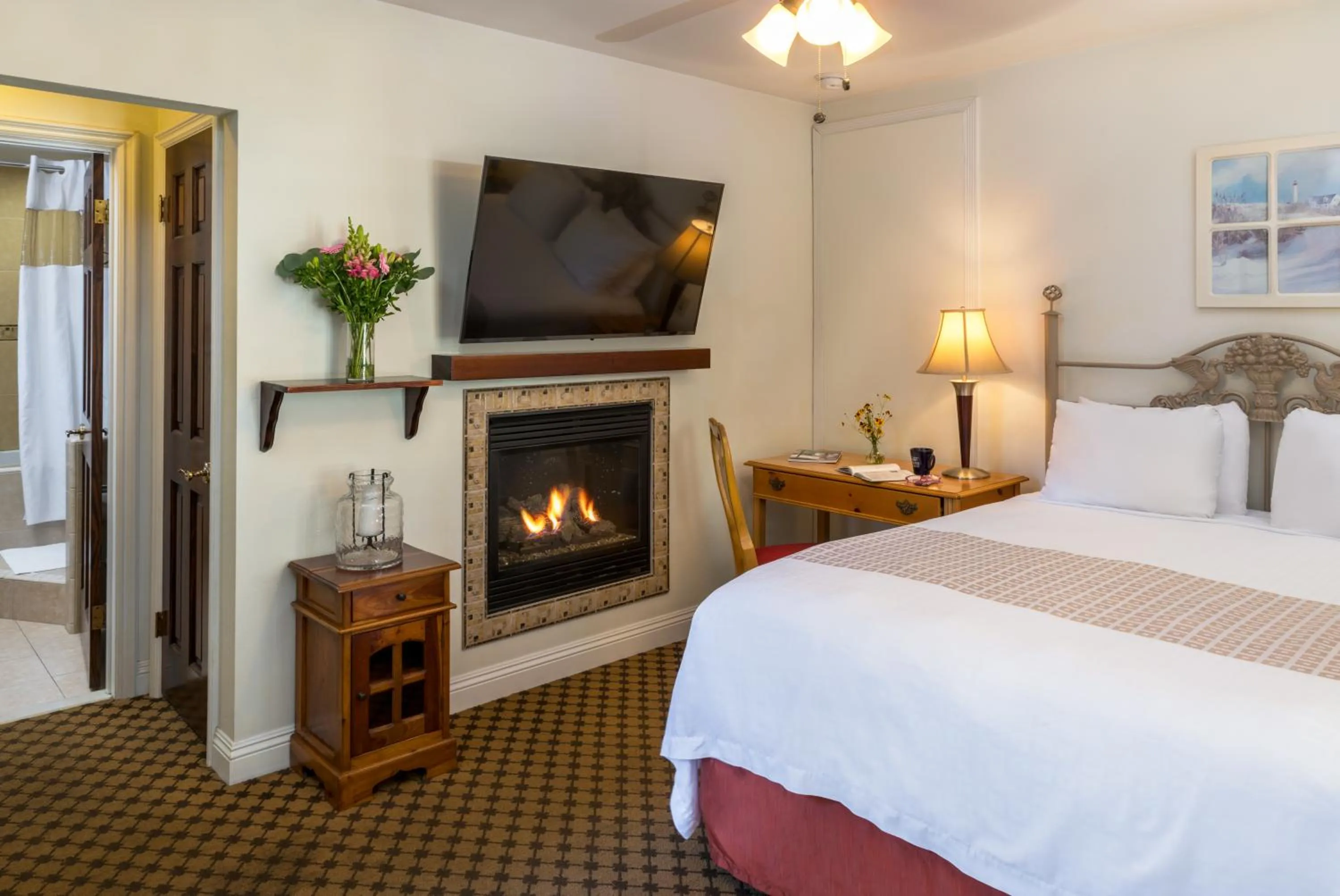 Photo of the whole room, Bed in The Eagle Inn