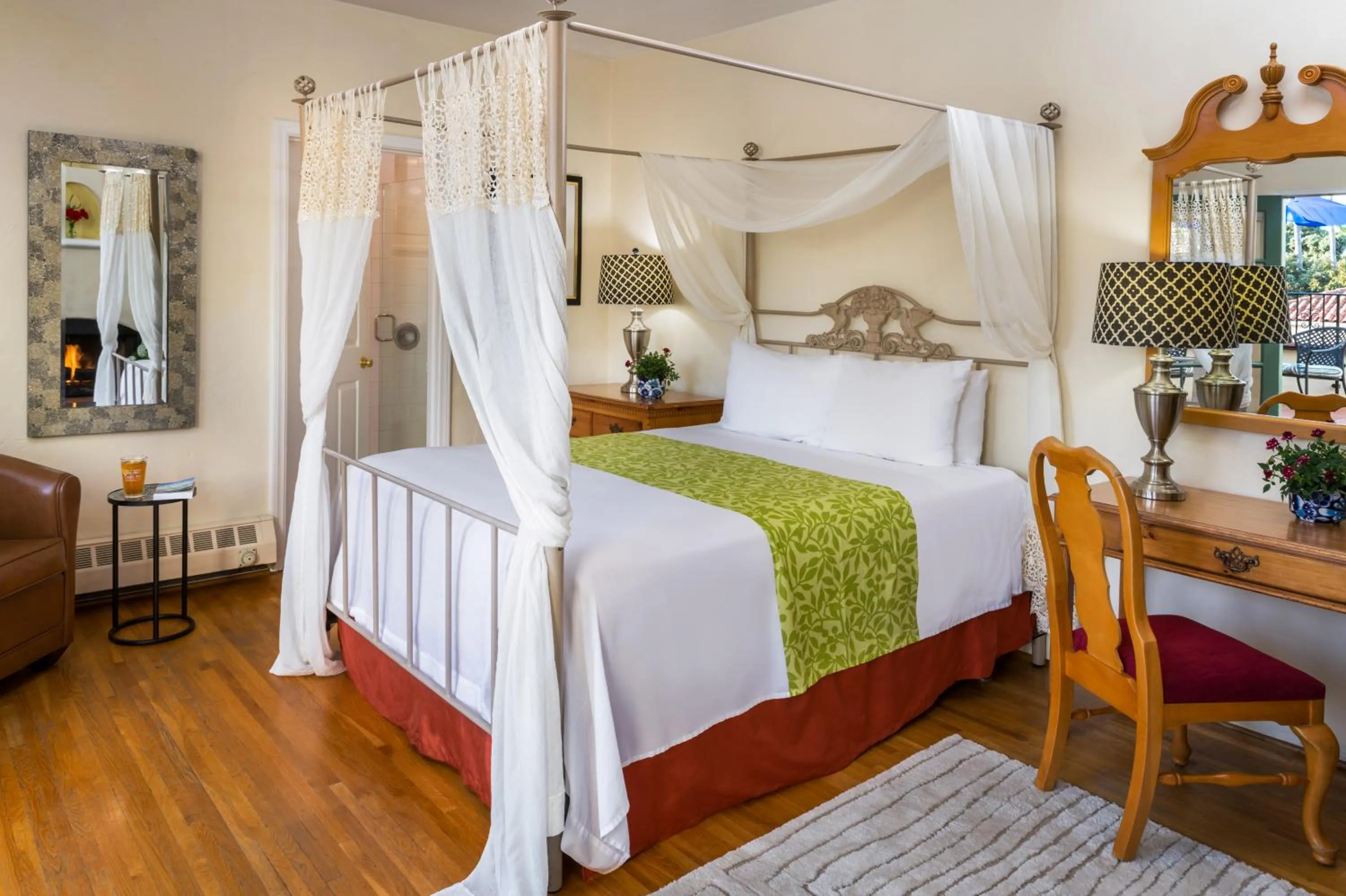 Bed in The Eagle Inn