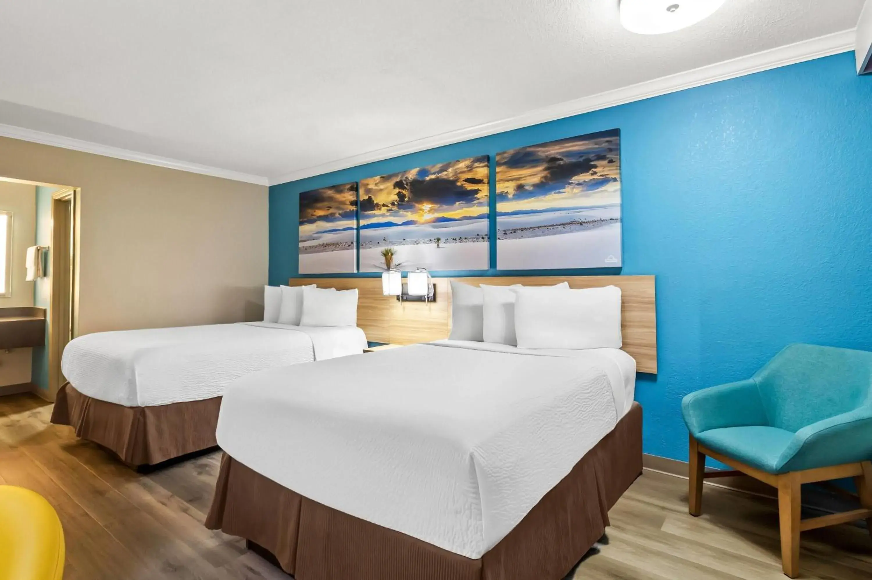 Bed in Days Inn by Wyndham Houston East Bed in Days Inn by Wyndham Houston East