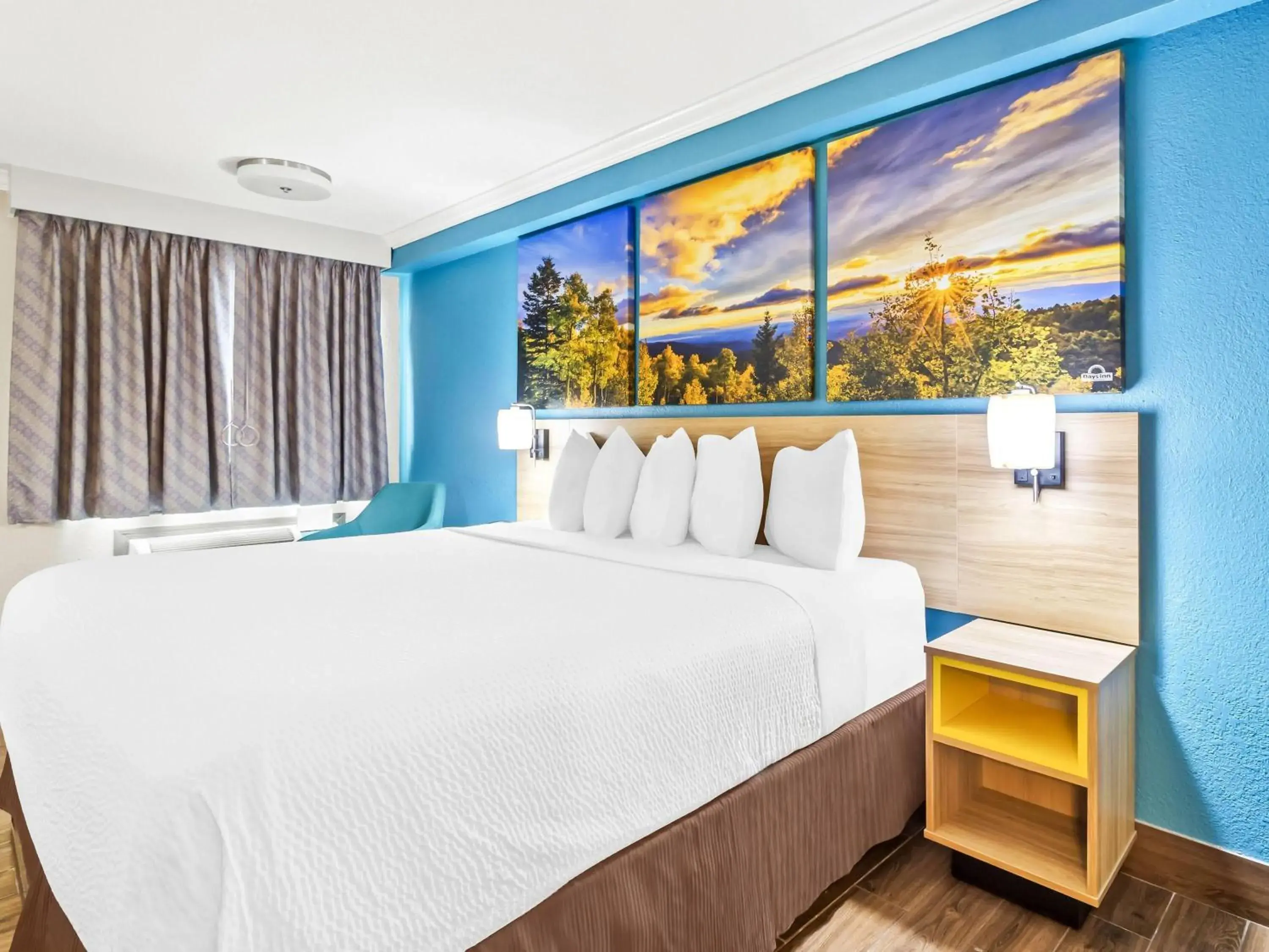 Bed in Days Inn by Wyndham Houston East Bed in Days Inn by Wyndham Houston East