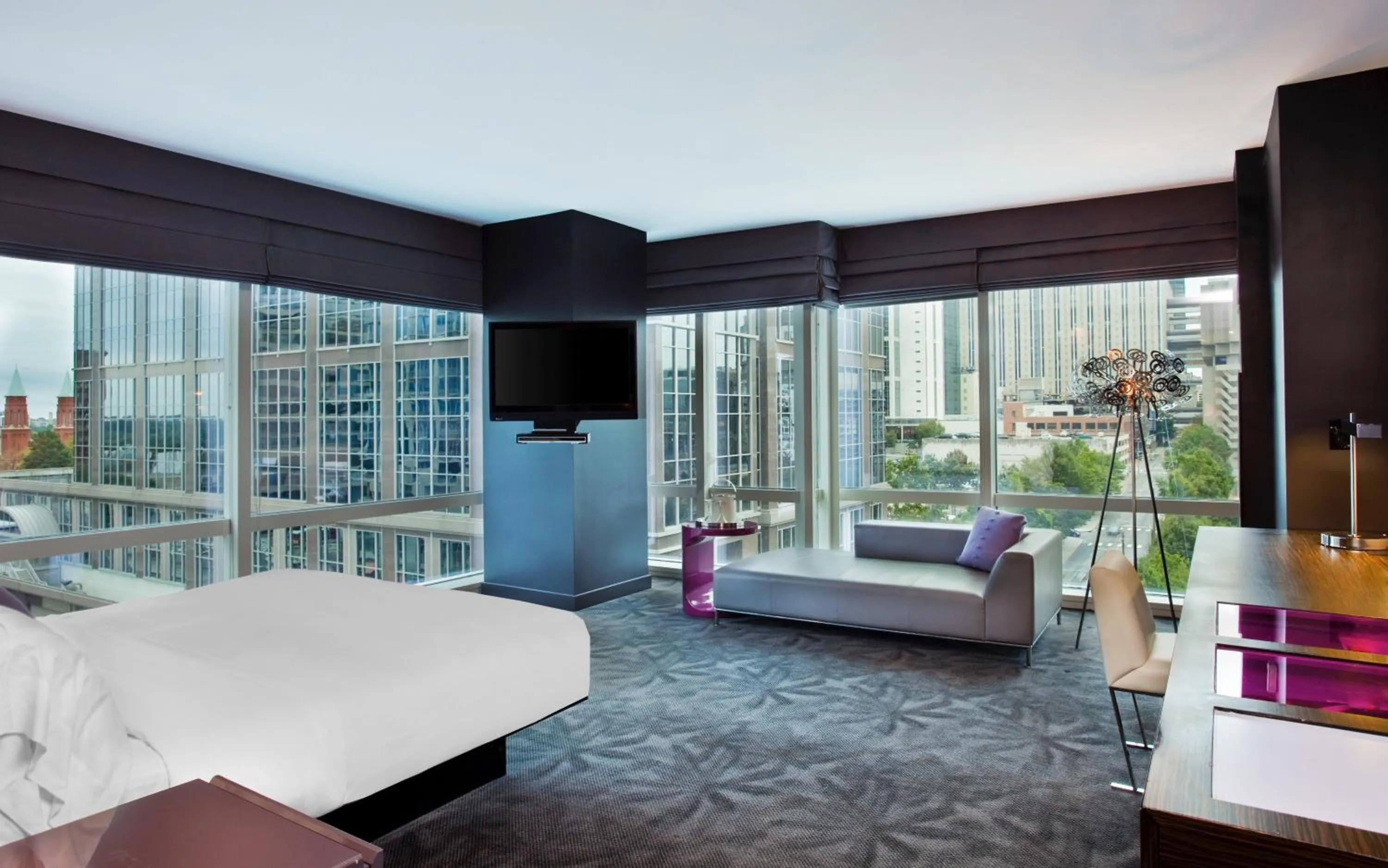 Bed in W Atlanta Downtown