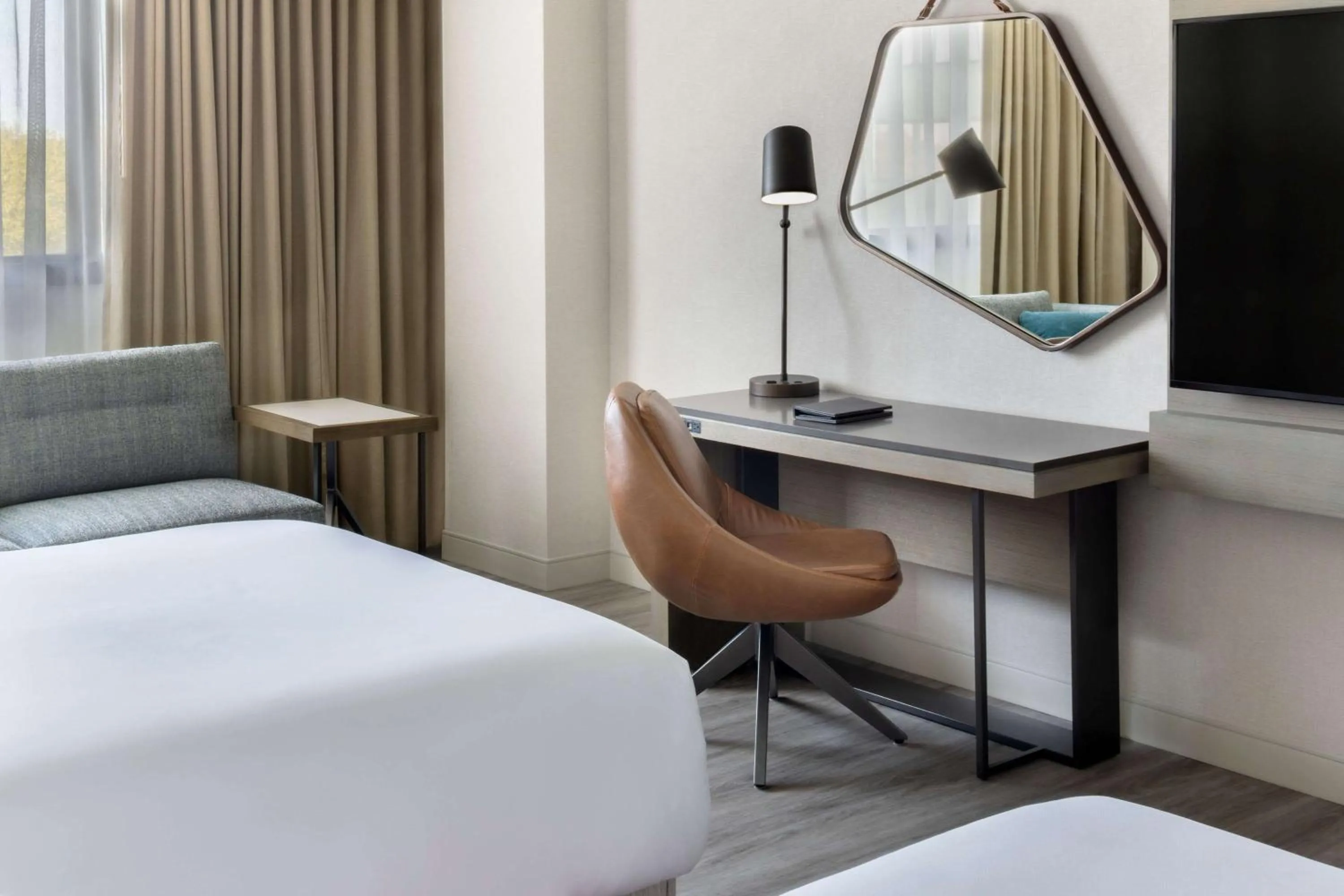 Bedroom, Bed in Hyatt Regency O'Hare Chicago