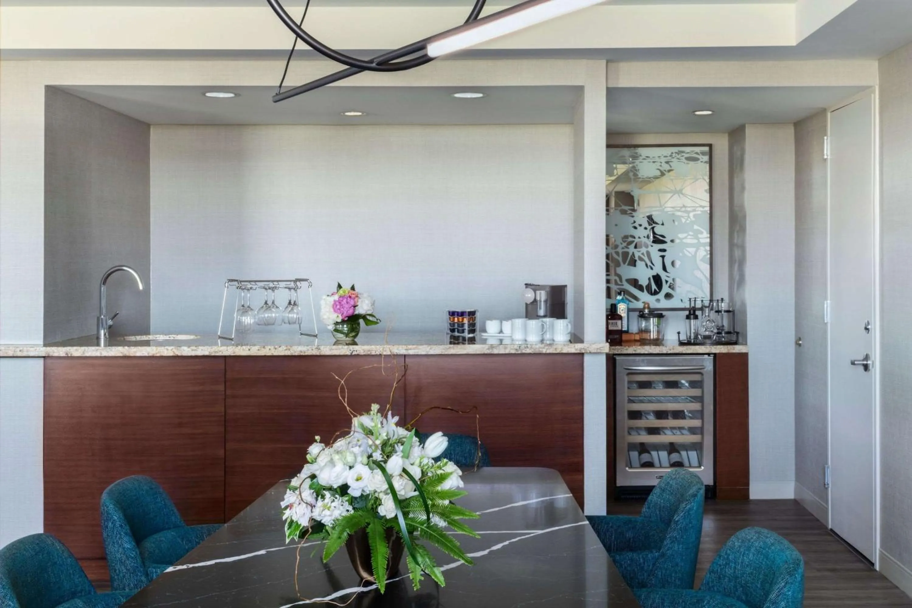 Photo of the whole room in Hyatt Regency O'Hare Chicago