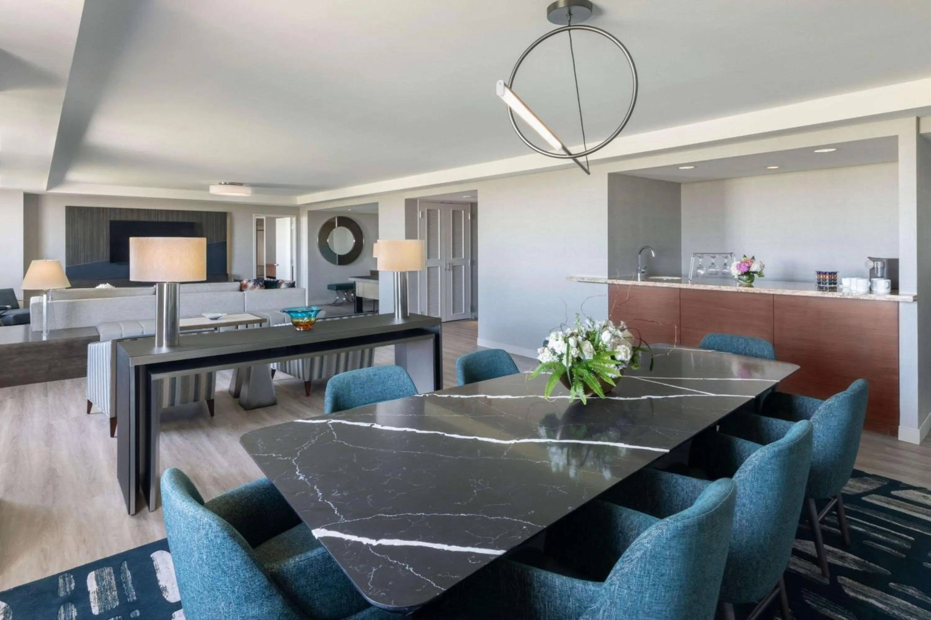 Photo of the whole room in Hyatt Regency O'Hare Chicago