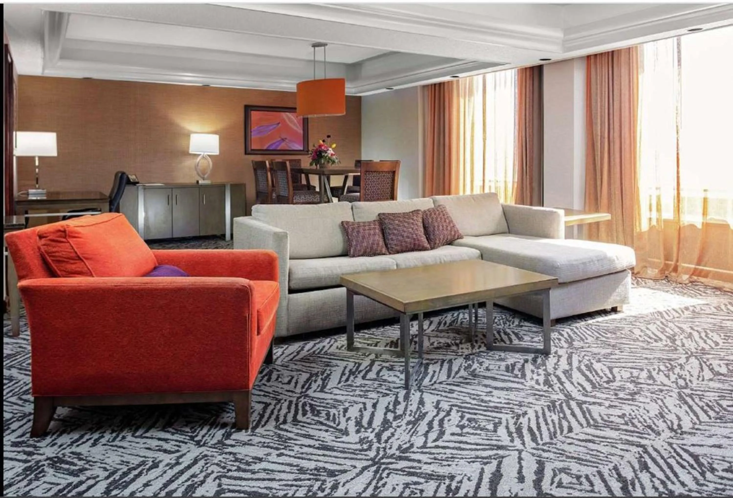 Living room in DoubleTree by Hilton Hotel & Executive Meeting Center Omaha-Downtown