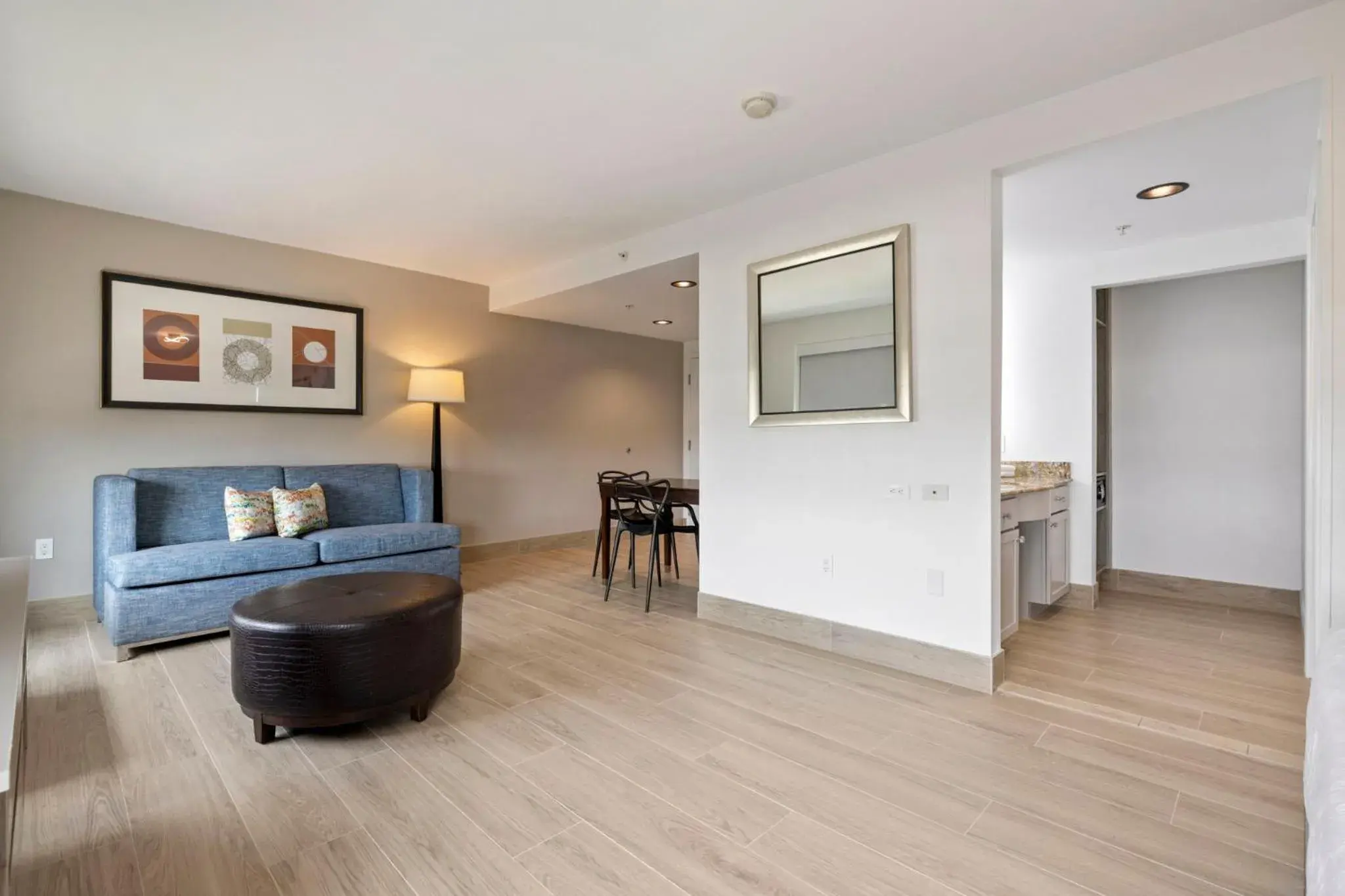 Studio - Disability Access in Kompose Boutique Hotel Houston Cy-Fair Studio - Disability Access in Kompose Boutique Hotel Houston Cy-Fair