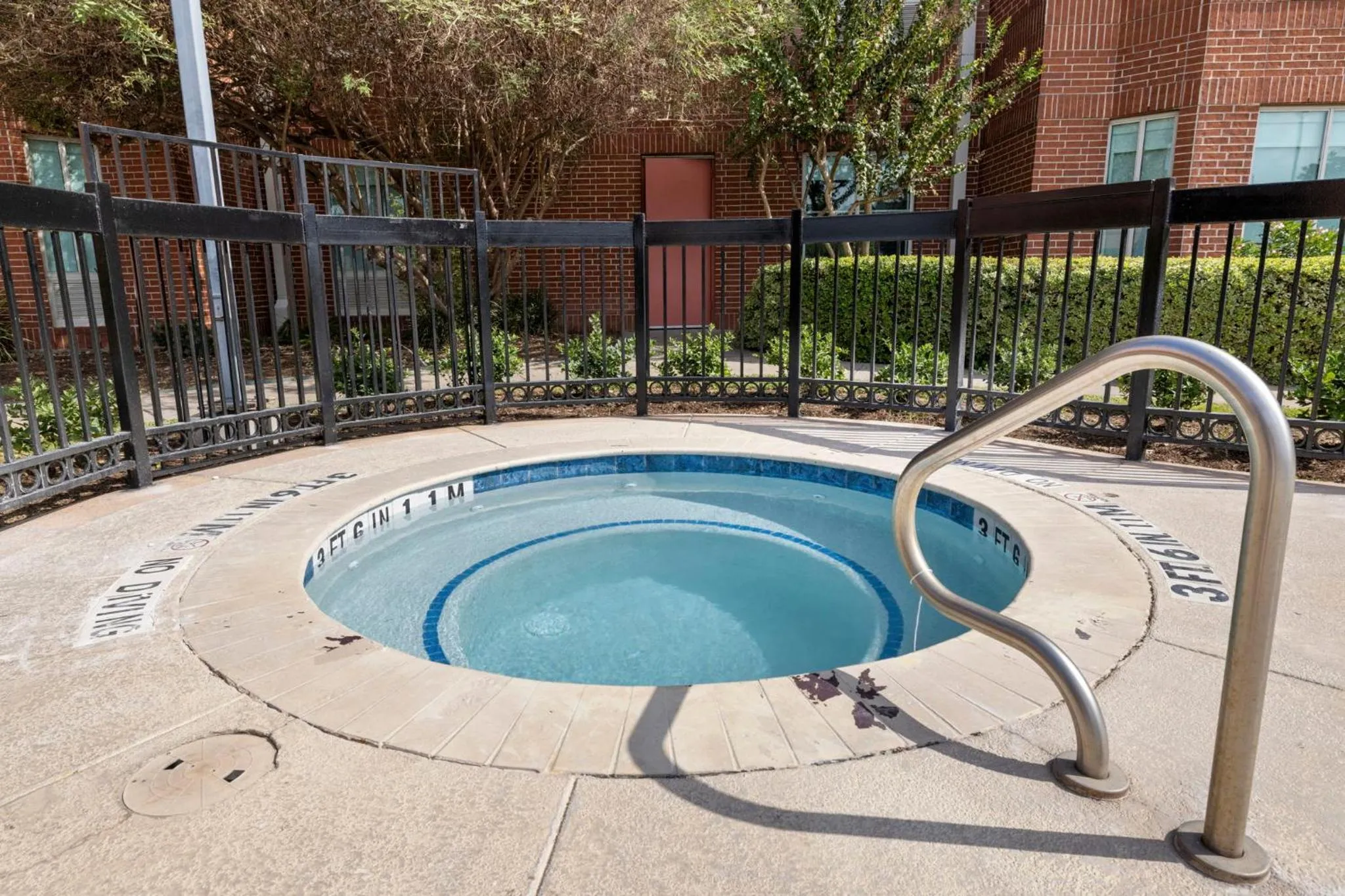 Swimming pool in Kompose Boutique Hotel Houston Cy-Fair