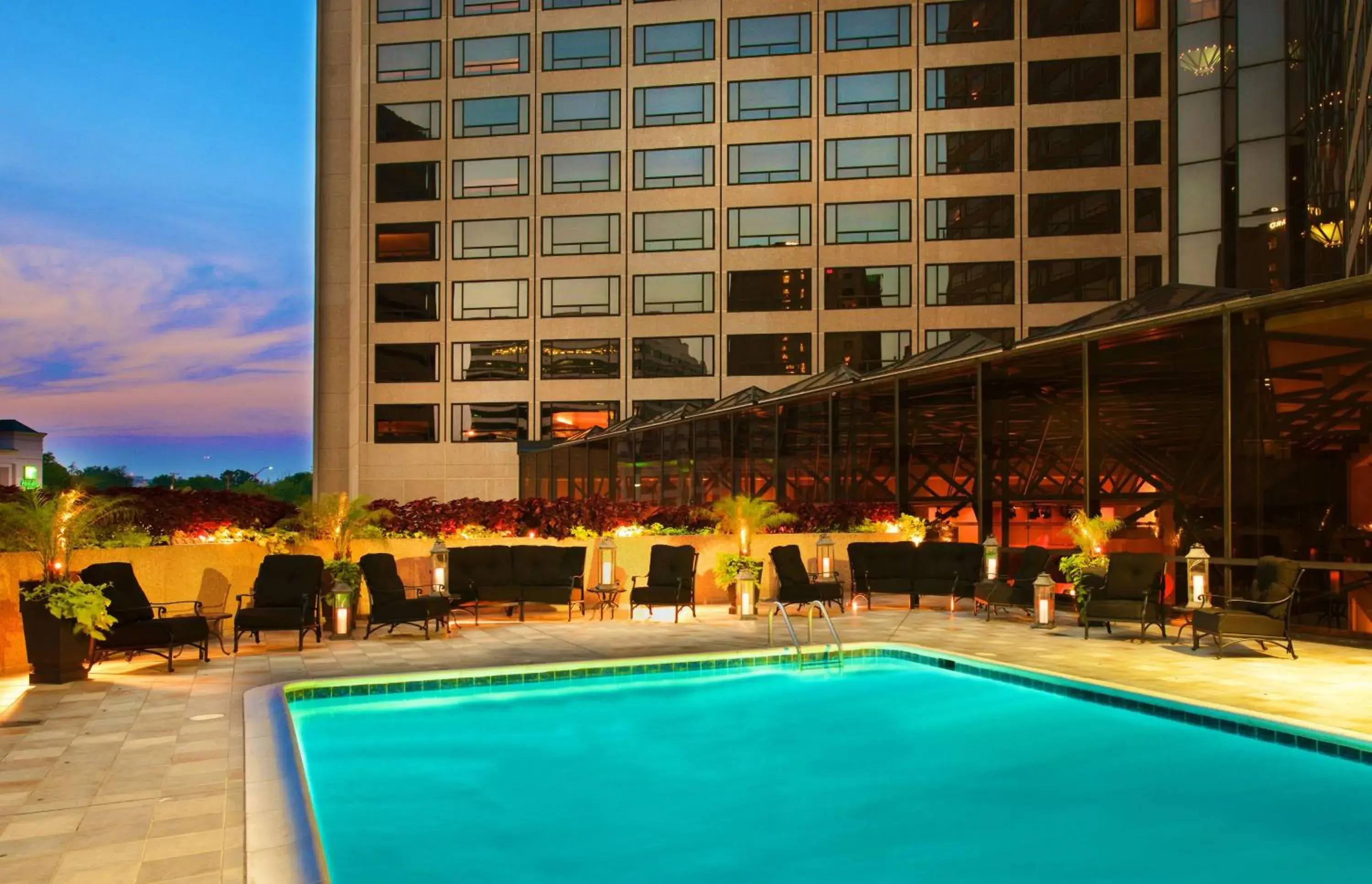 Swimming pool in Hyatt Regency Crystal City at Reagan National Airport Swimming pool in Hyatt Regency Crystal City at Reagan National Airport