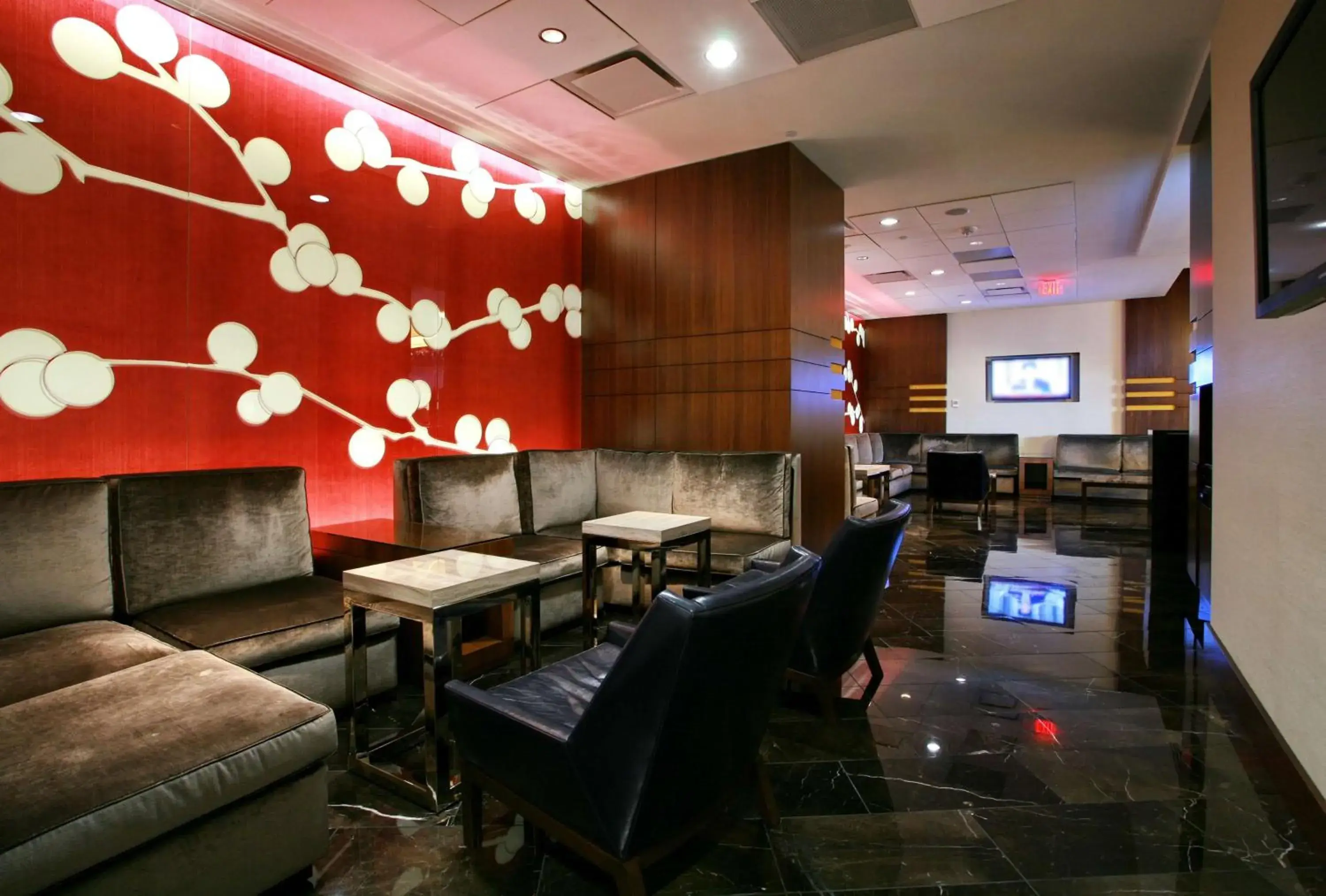 Lounge or bar in Hyatt Regency Crystal City at Reagan National Airport Lounge or bar in Hyatt Regency Crystal City at Reagan National Airport