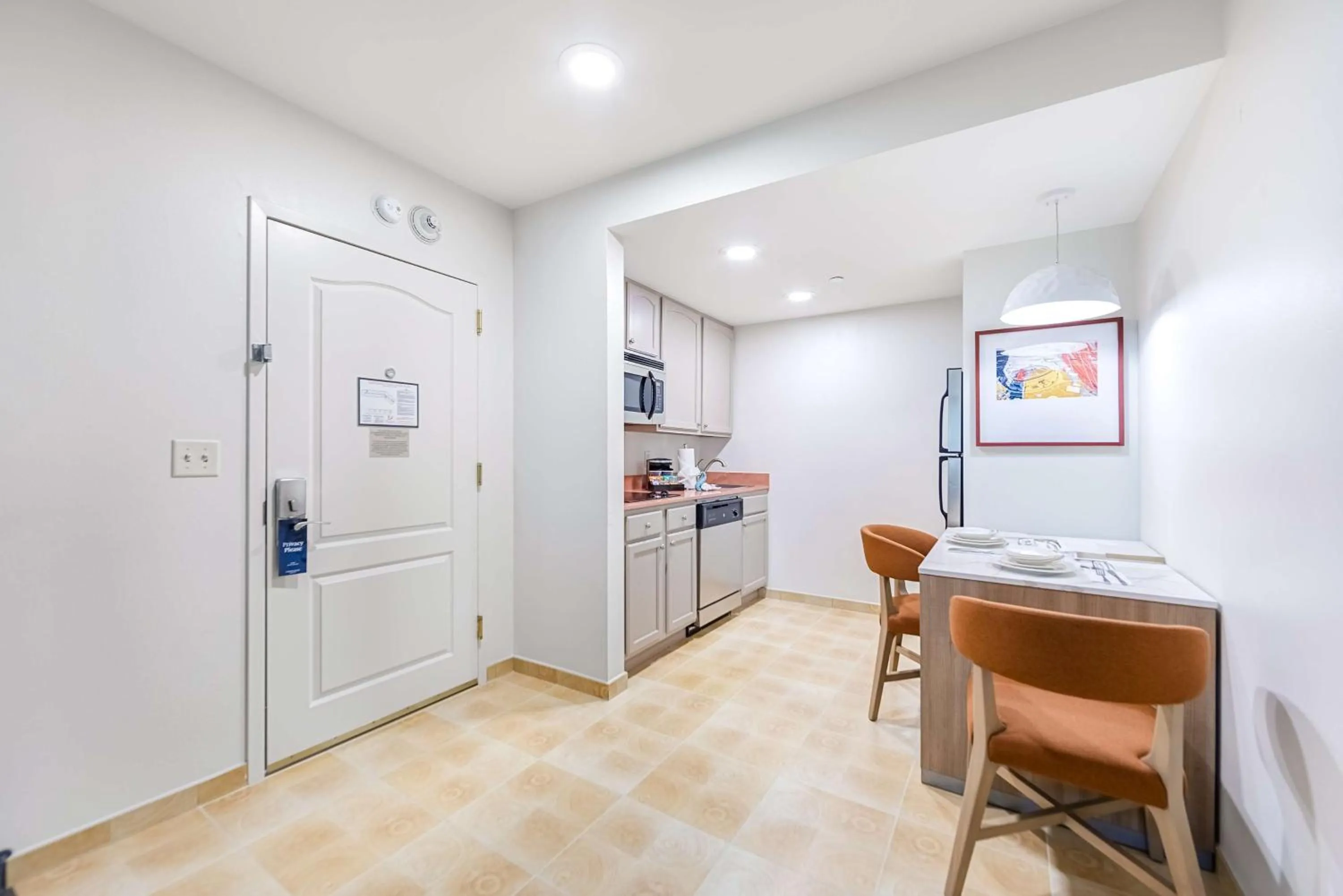 Kitchen or kitchenette in Homewood Suites by Hilton East Rutherford - Meadowlands, NJ