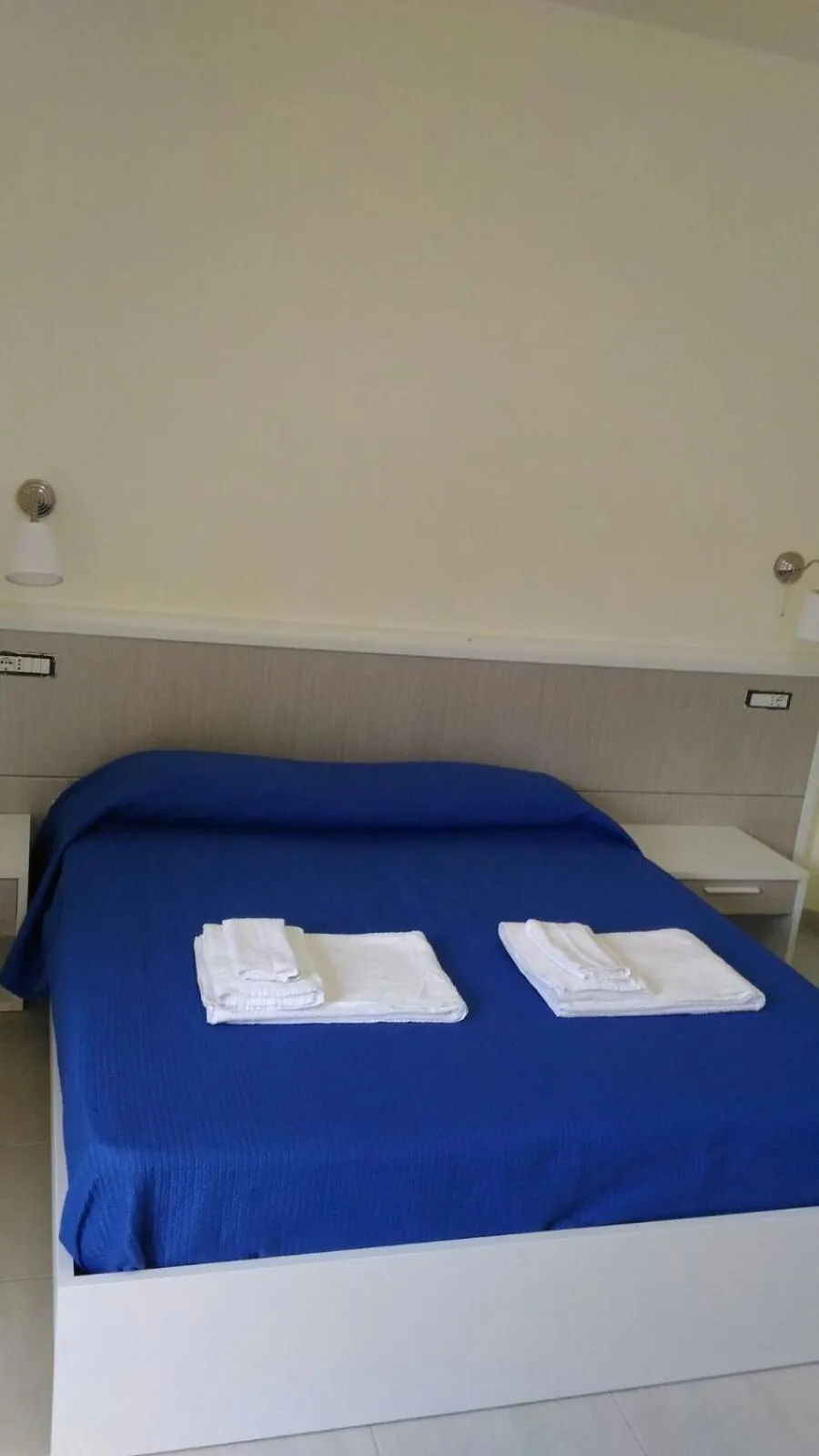 Bed in Il Girasole Formia Guesthouse rooms