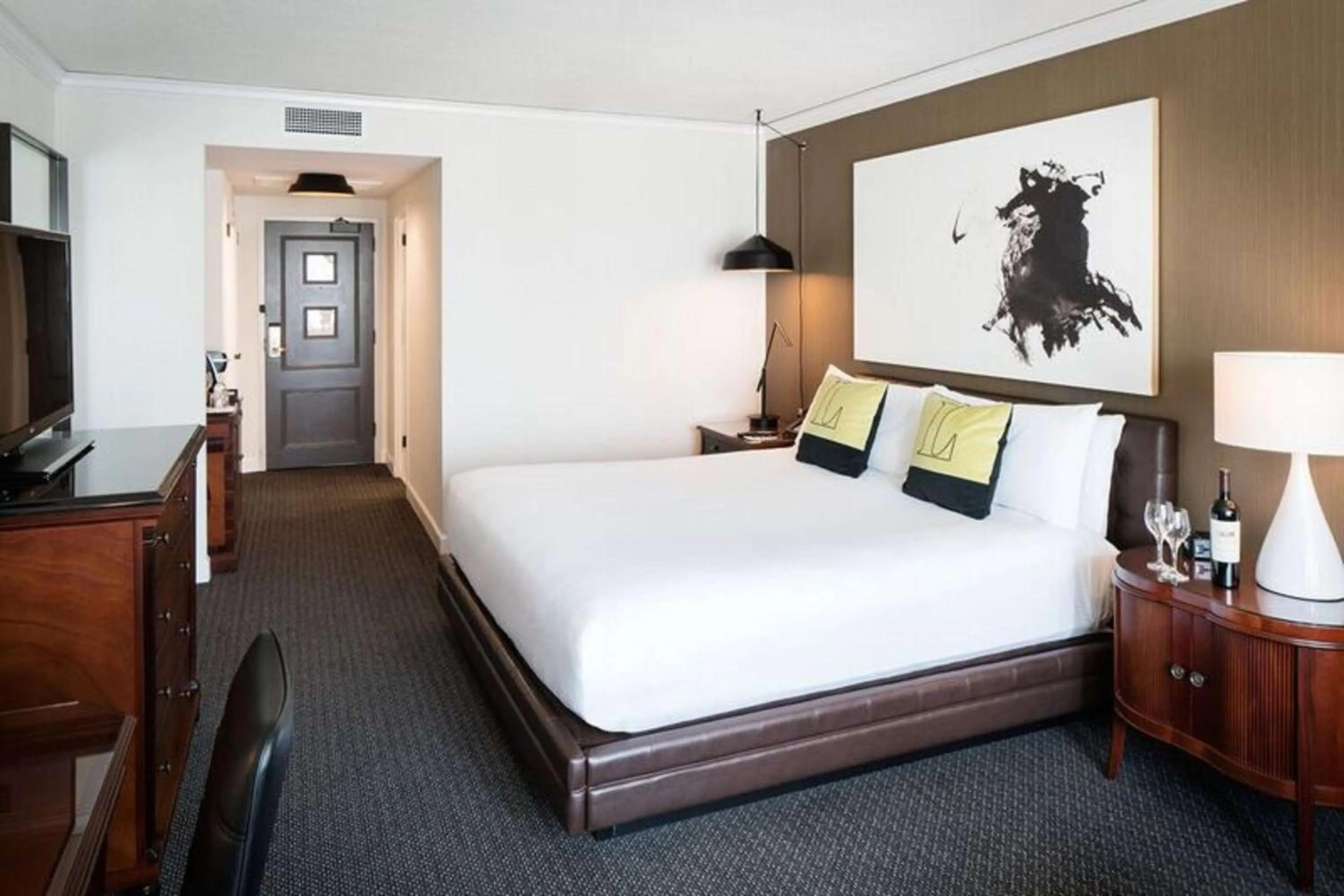 Bed in The Logan Philadelphia, Curio Collection by Hilton