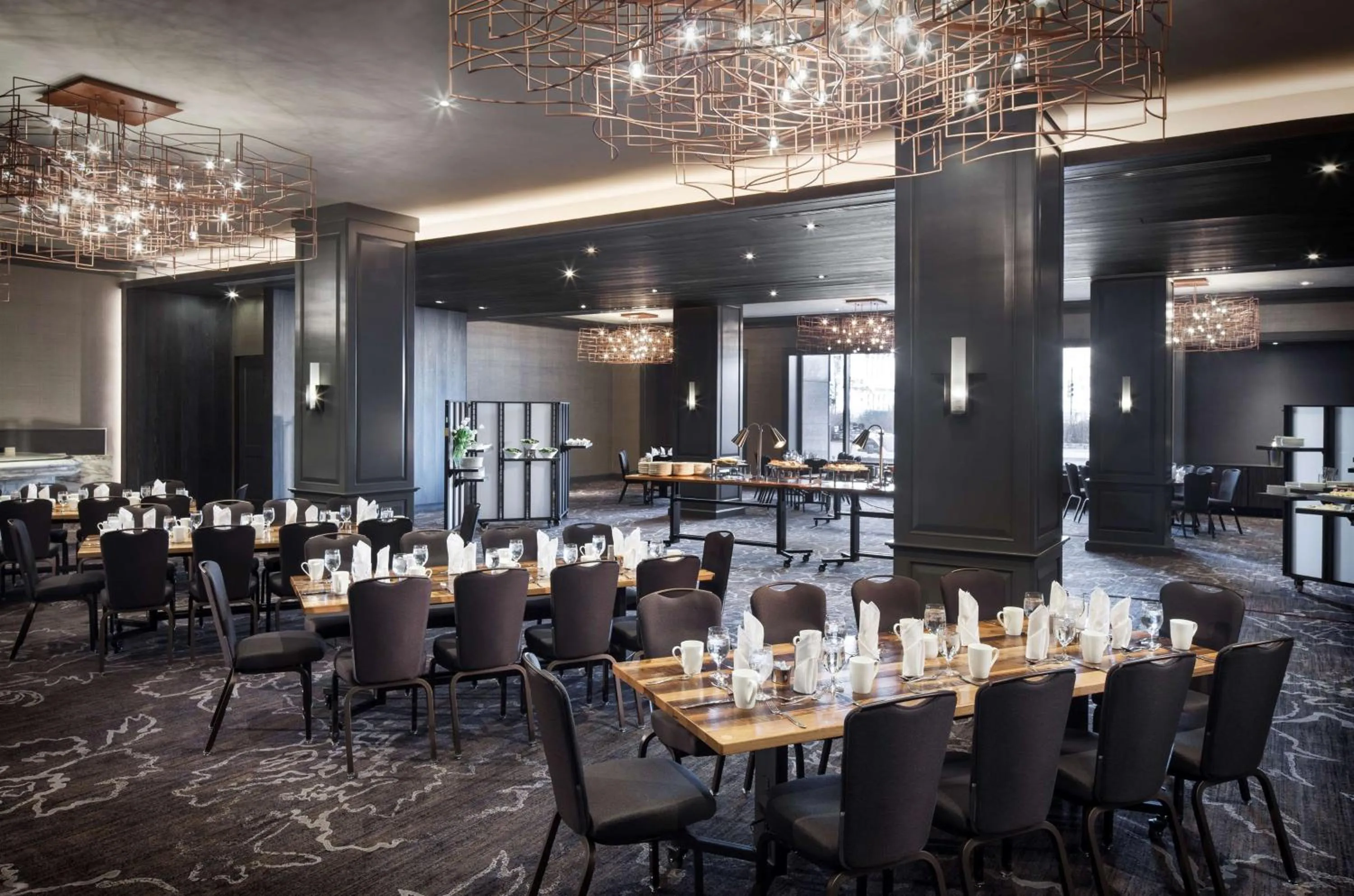 Restaurant/places to eat in The Logan Philadelphia, Curio Collection by Hilton
