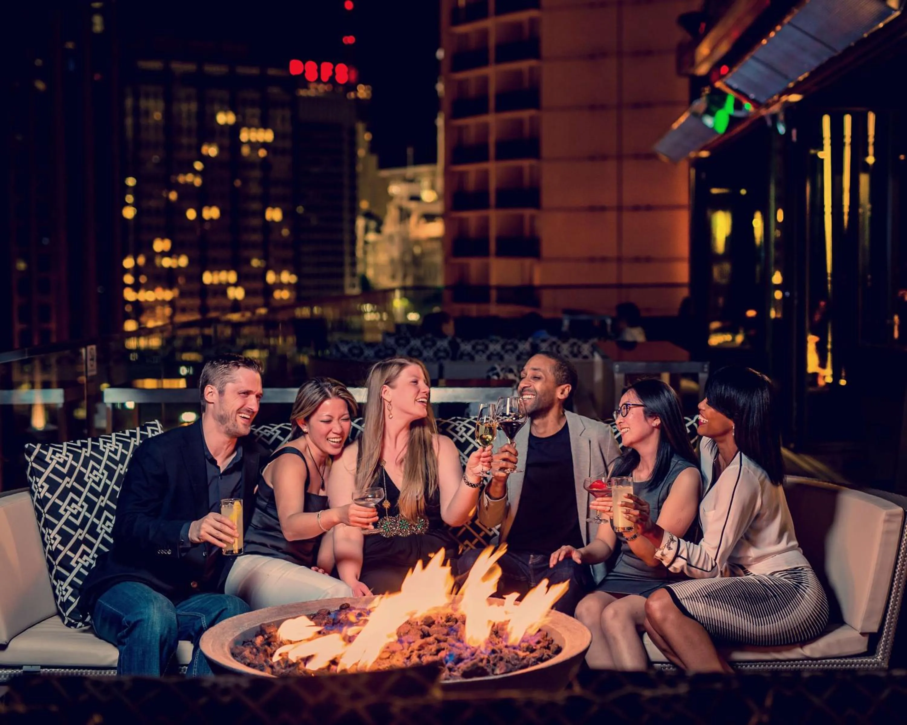 Dining area in The Logan Philadelphia, Curio Collection by Hilton