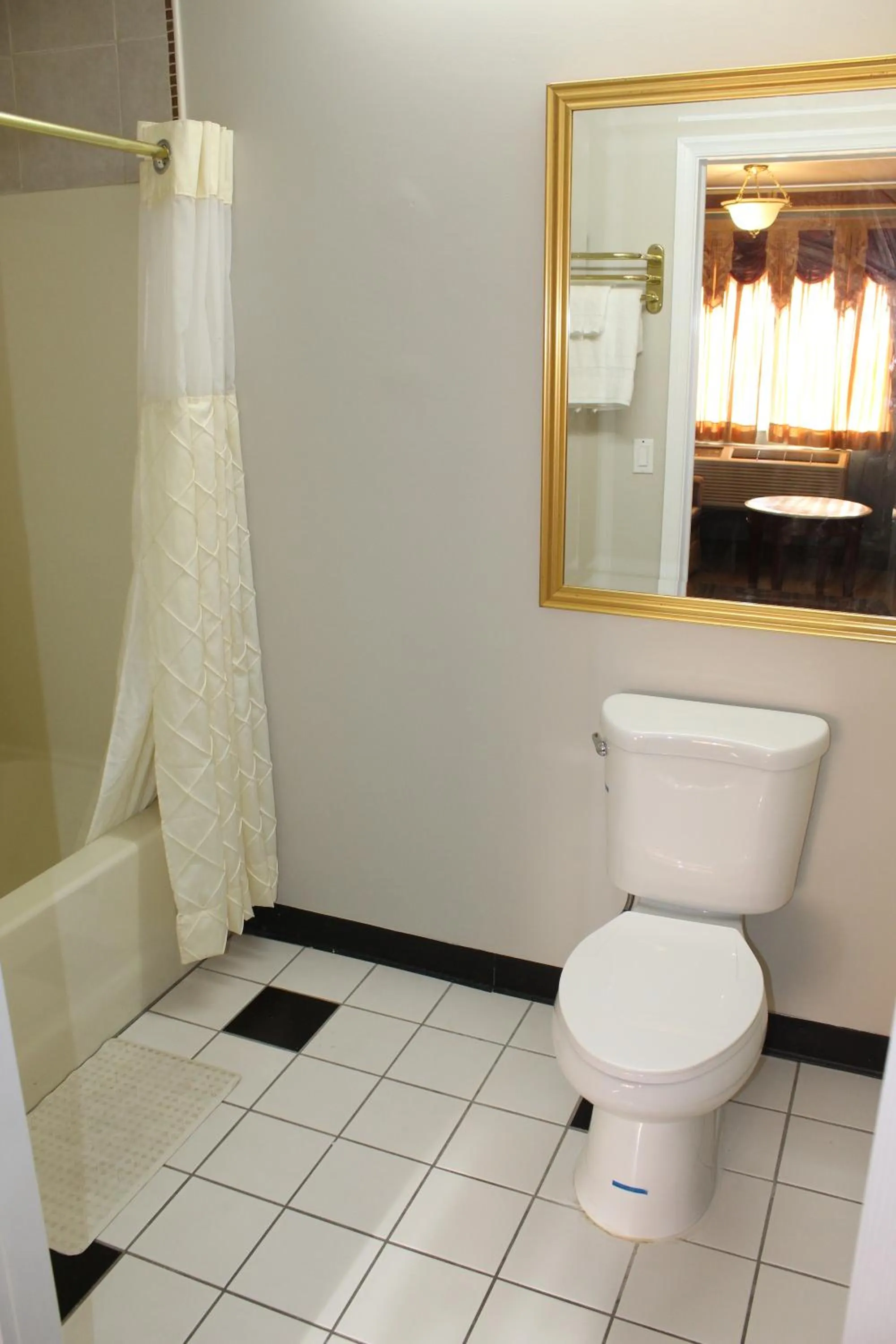 Toilet in Liberty Inn Absecon Atlantic City