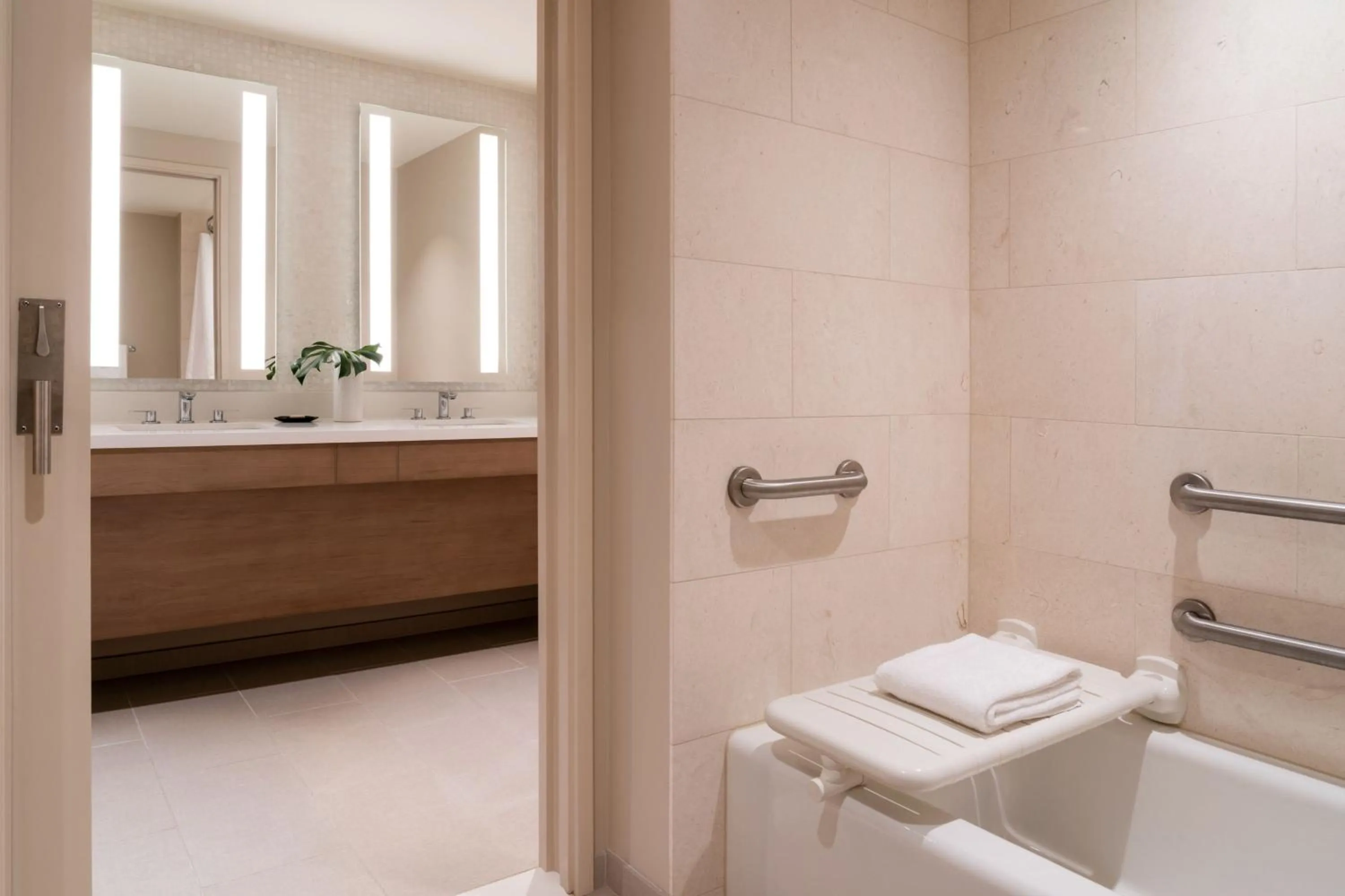 Bathroom in Sheraton Waikiki Beach Resort