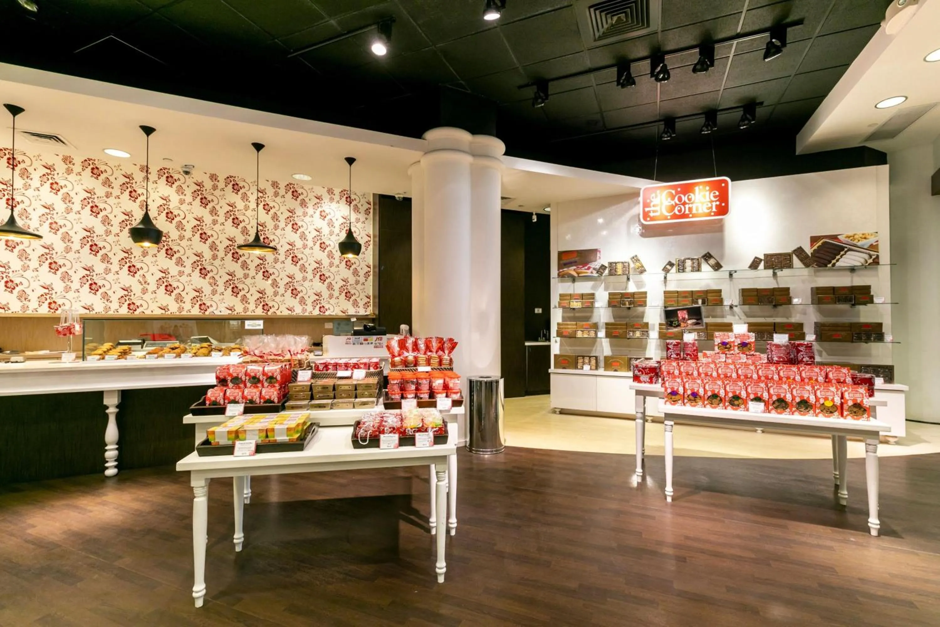 Restaurant/places to eat in Sheraton Waikiki Beach Resort