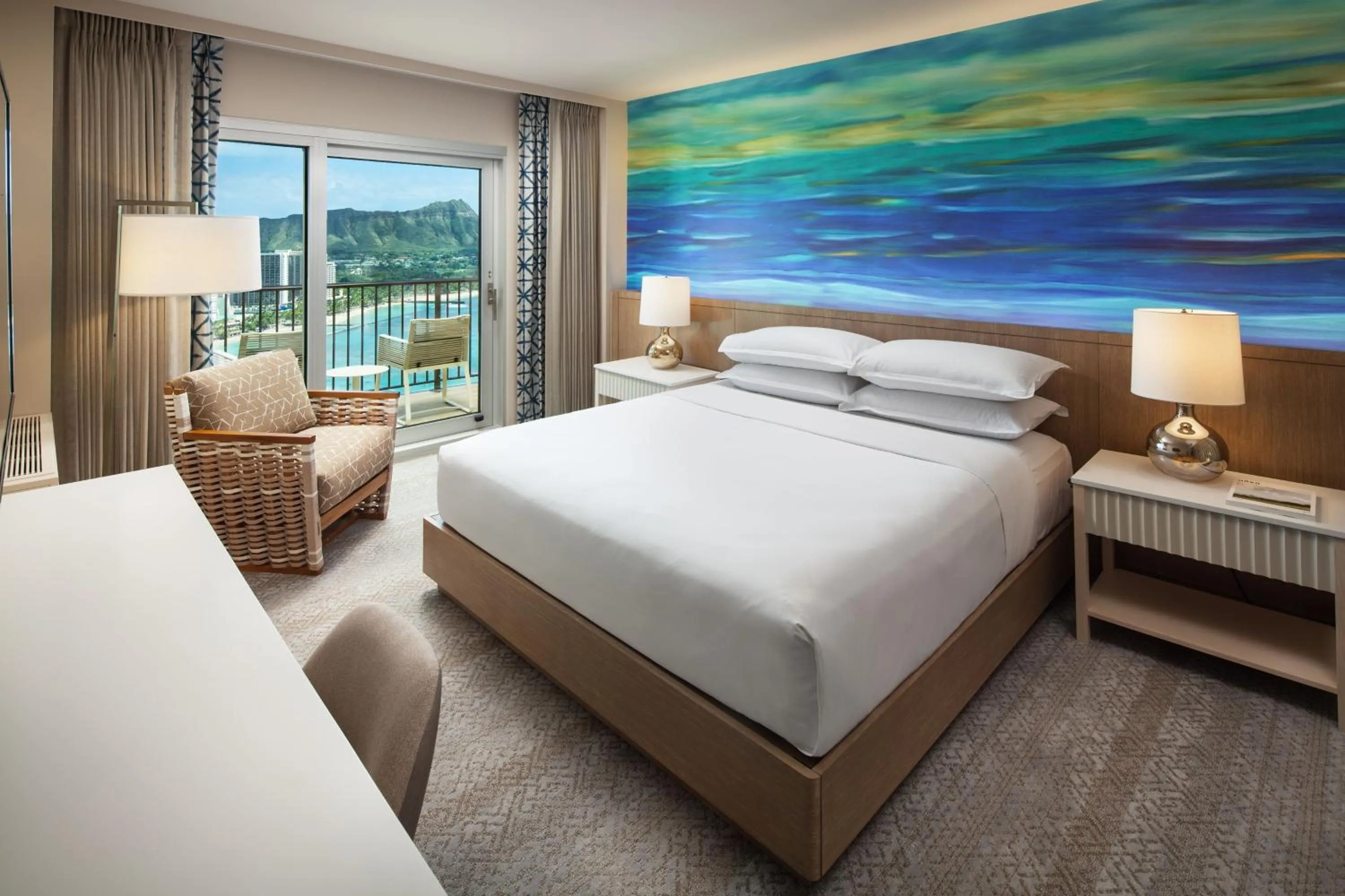 Photo of the whole room, Bed in Sheraton Waikiki Beach Resort