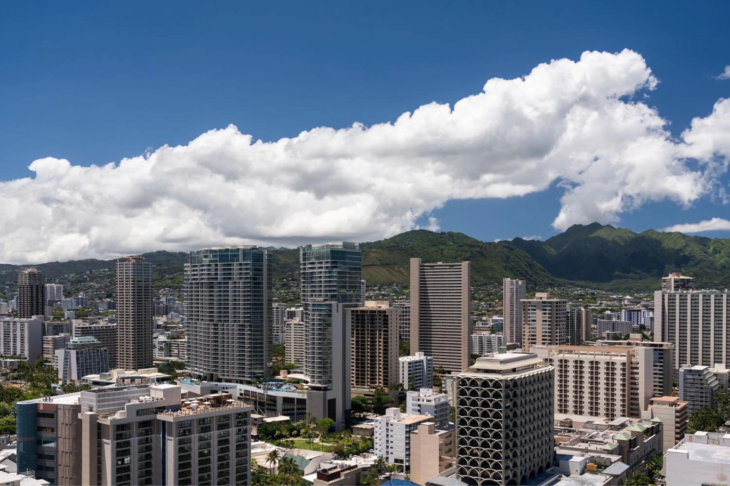 Photo of the whole room in Sheraton Waikiki Beach Resort
