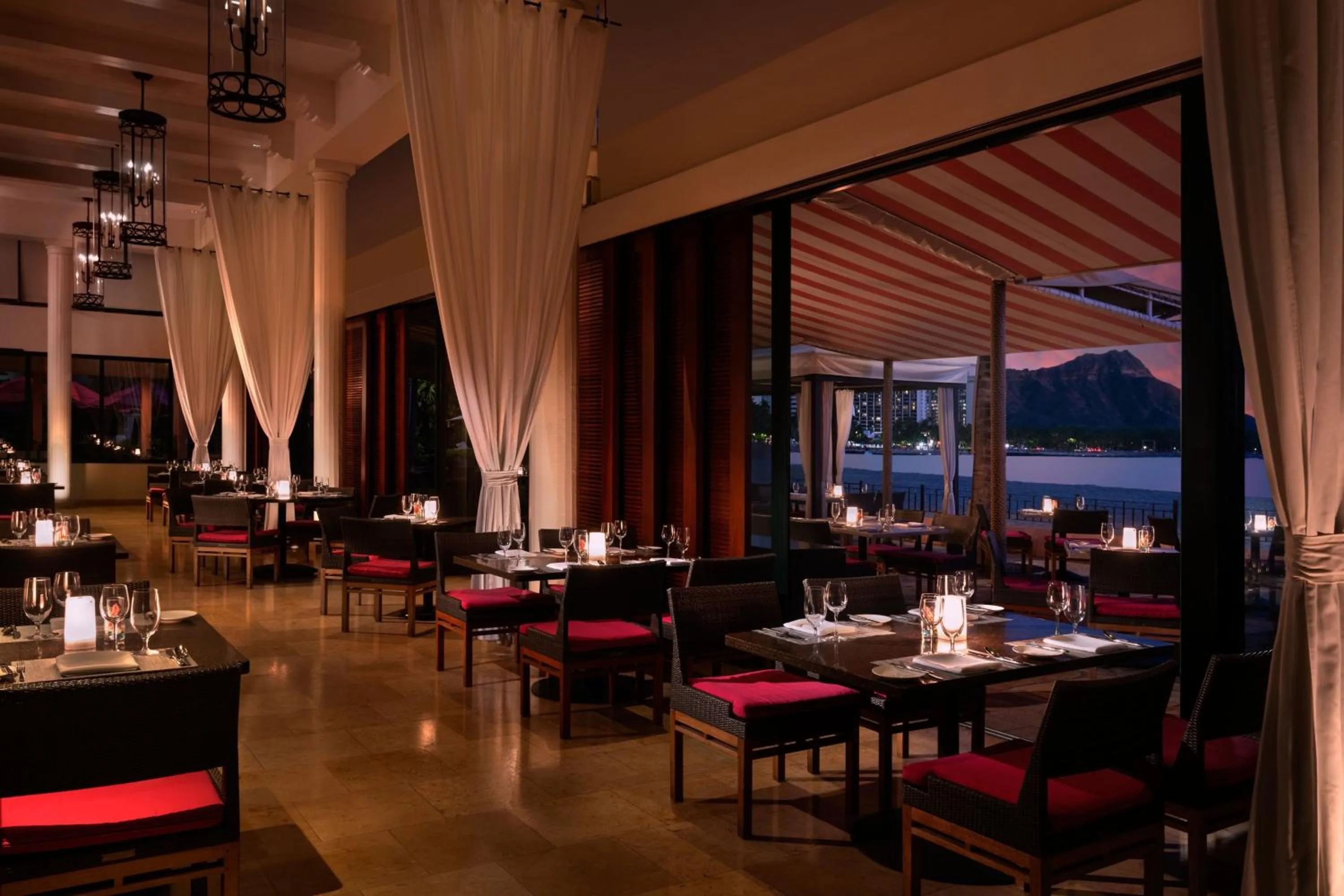 Restaurant/places to eat in The Royal Hawaiian, A Luxury Collection Resort, Waikiki