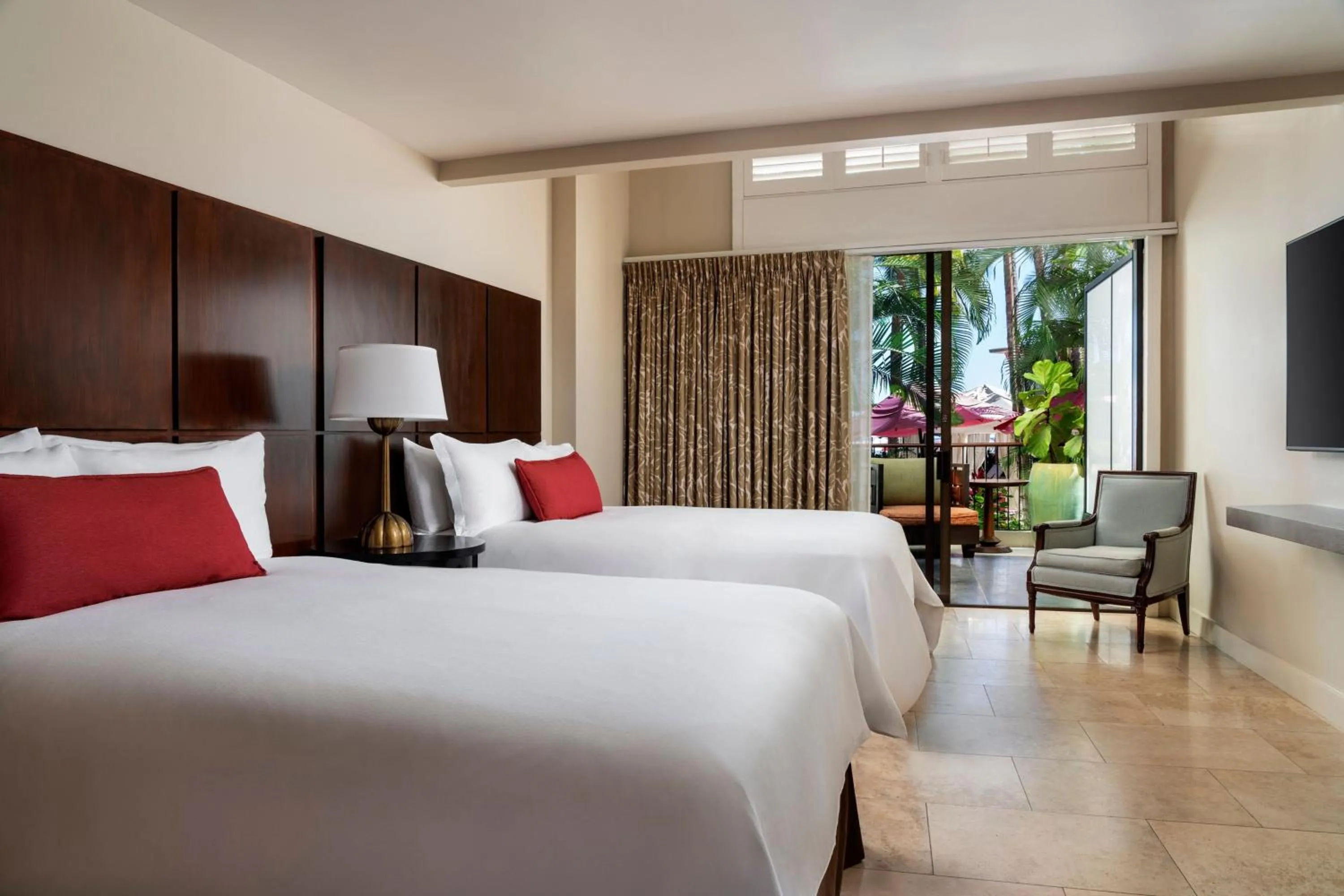 Photo of the whole room, Bed in The Royal Hawaiian, A Luxury Collection Resort, Waikiki