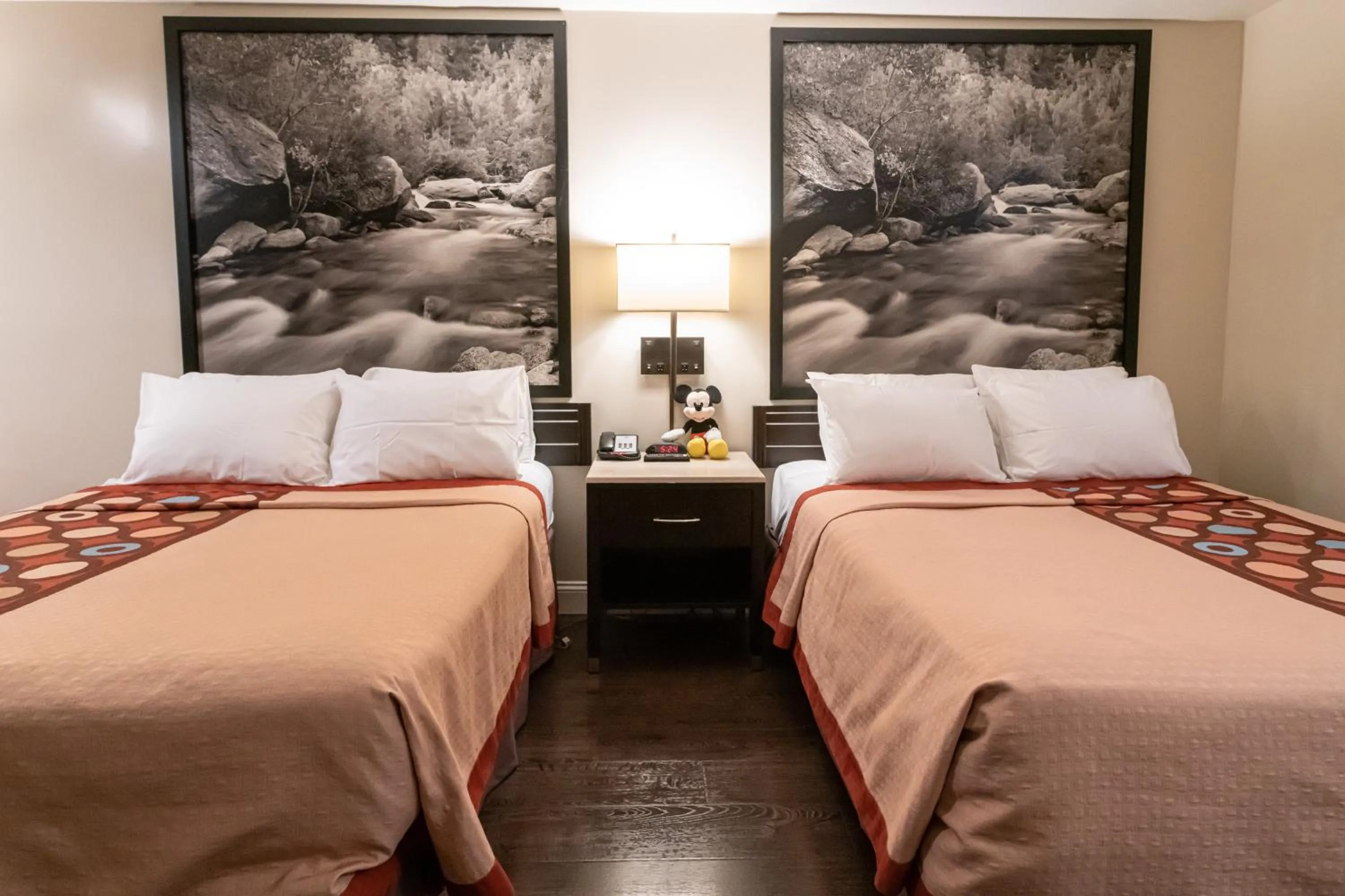 Bed in Super 8 by Wyndham Anaheim/Disneyland Drive