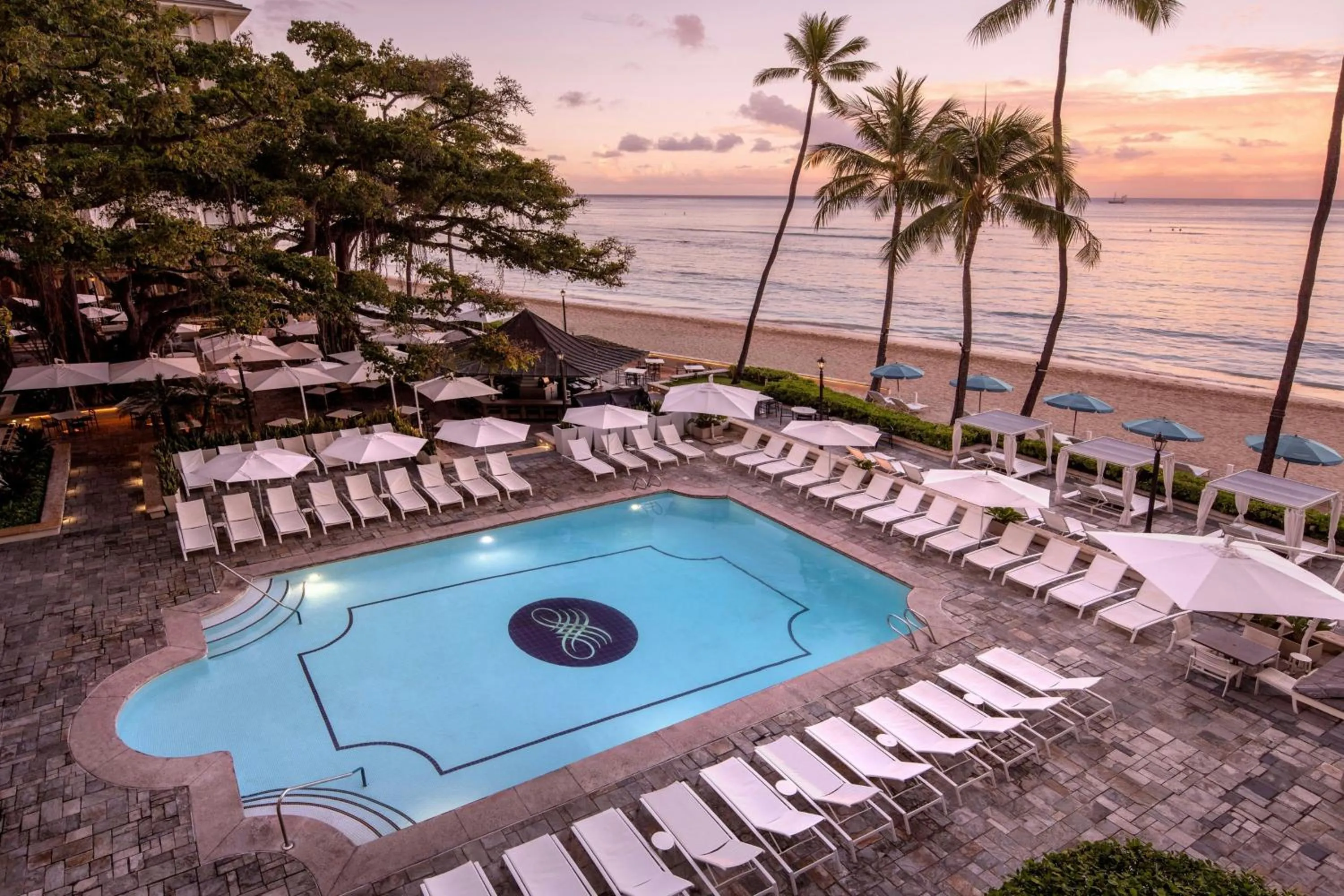 Swimming pool in Moana Surfrider, A Westin Resort & Spa, Waikiki Beach