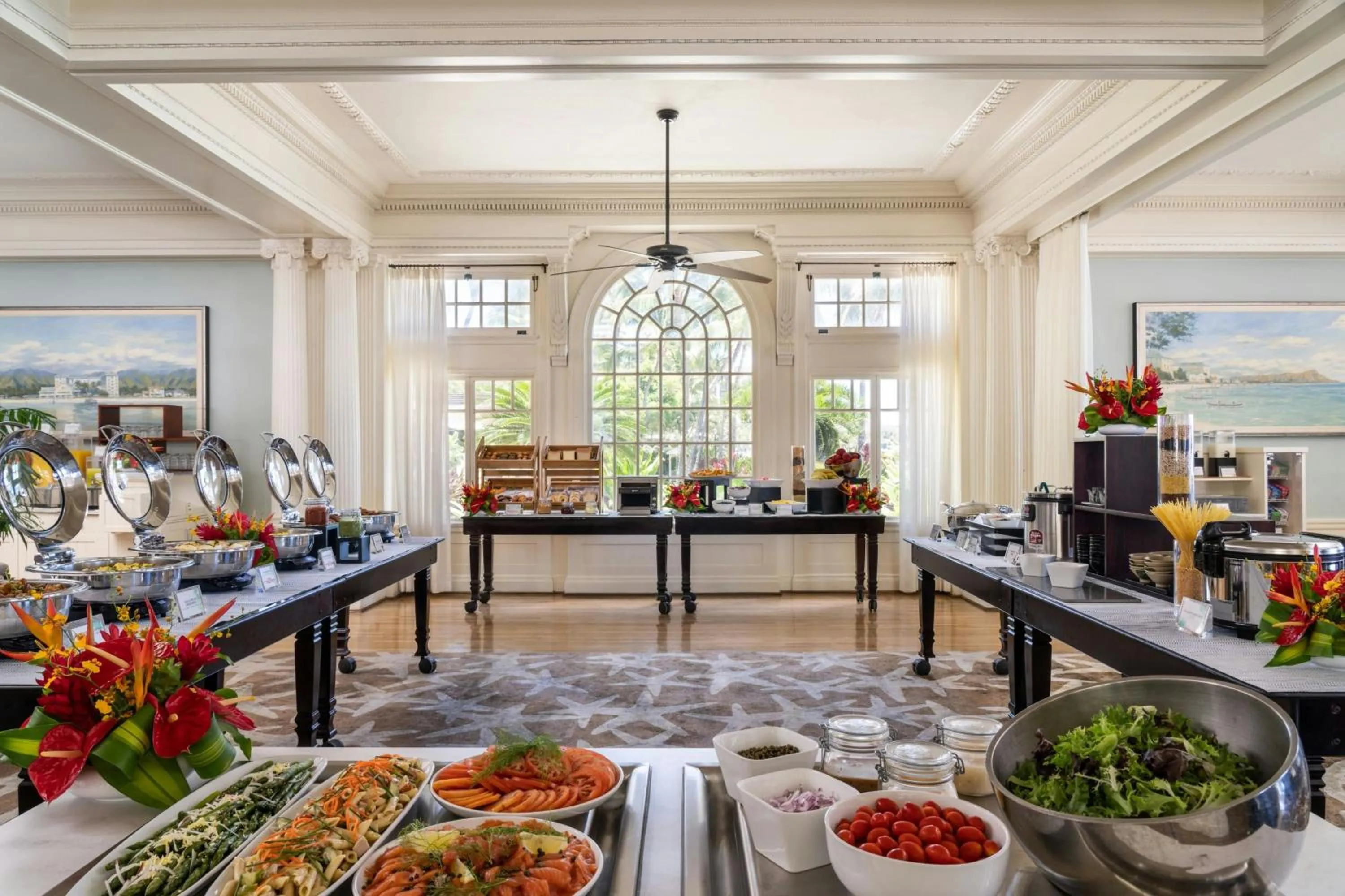 Breakfast in Moana Surfrider, A Westin Resort & Spa, Waikiki Beach