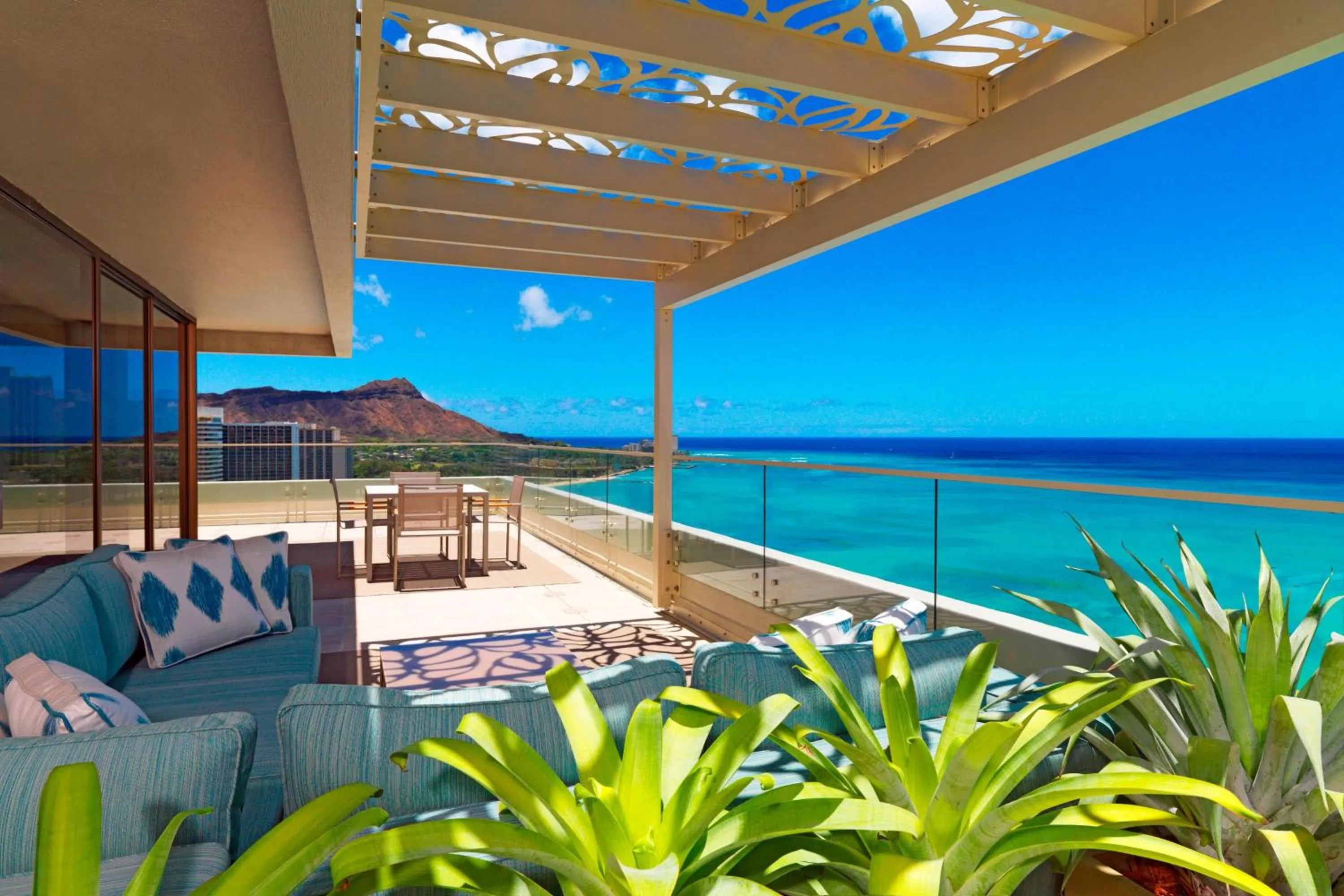 Photo of the whole room in Moana Surfrider, A Westin Resort & Spa, Waikiki Beach
