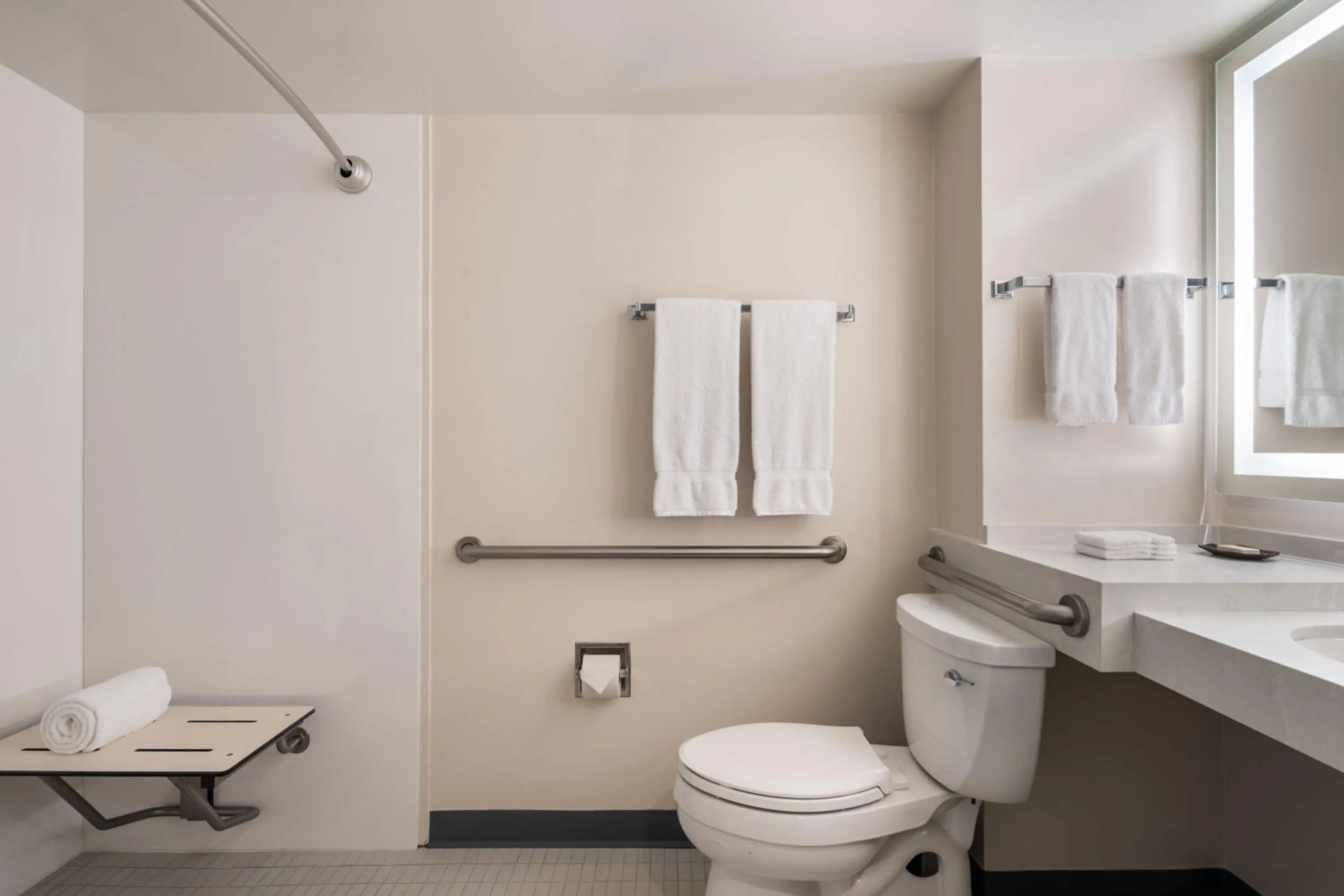 Bathroom in Sheraton Princess Kaiulani Waikiki Beach