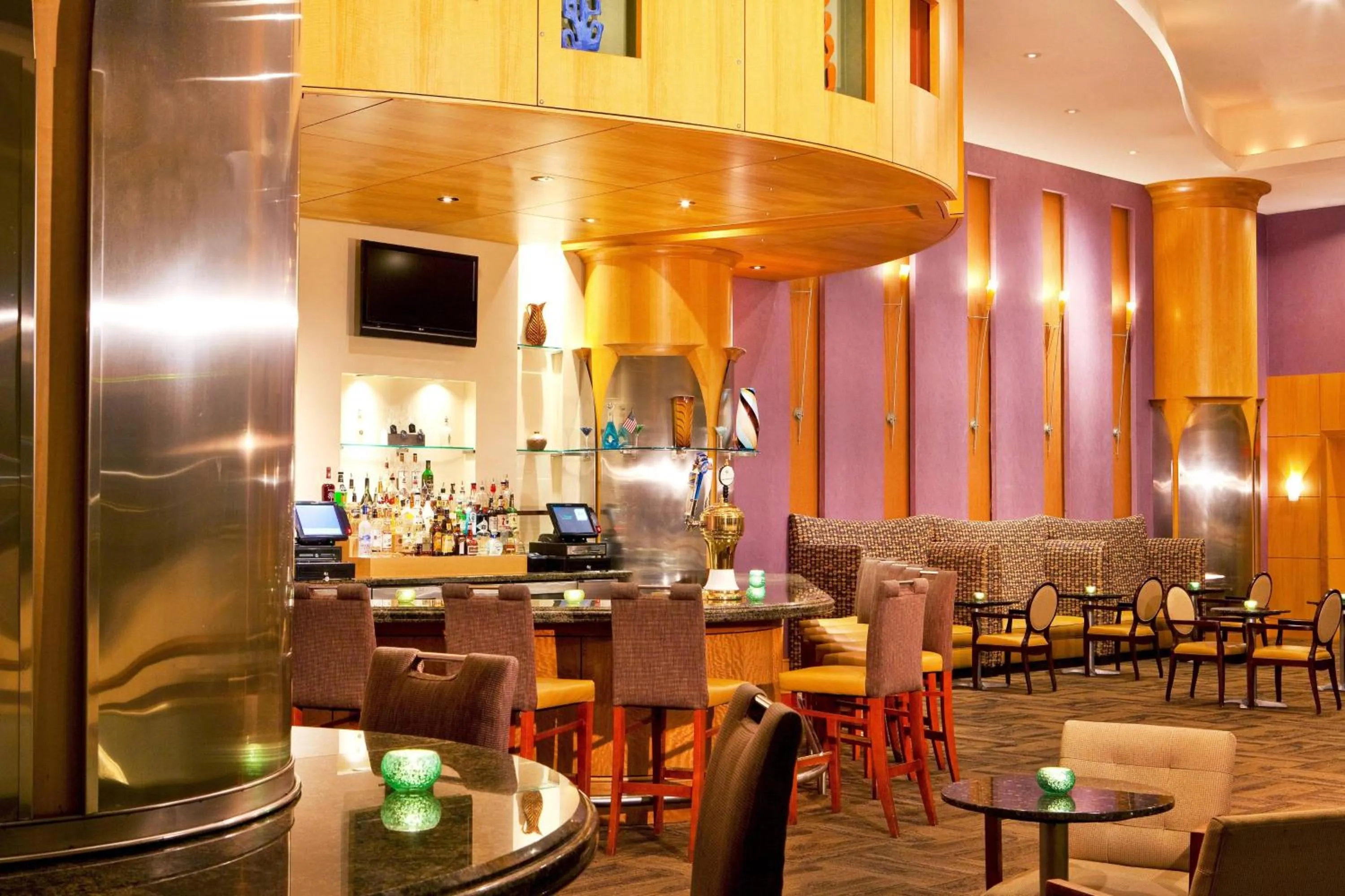 Lounge or bar in Sheraton Myrtle Beach